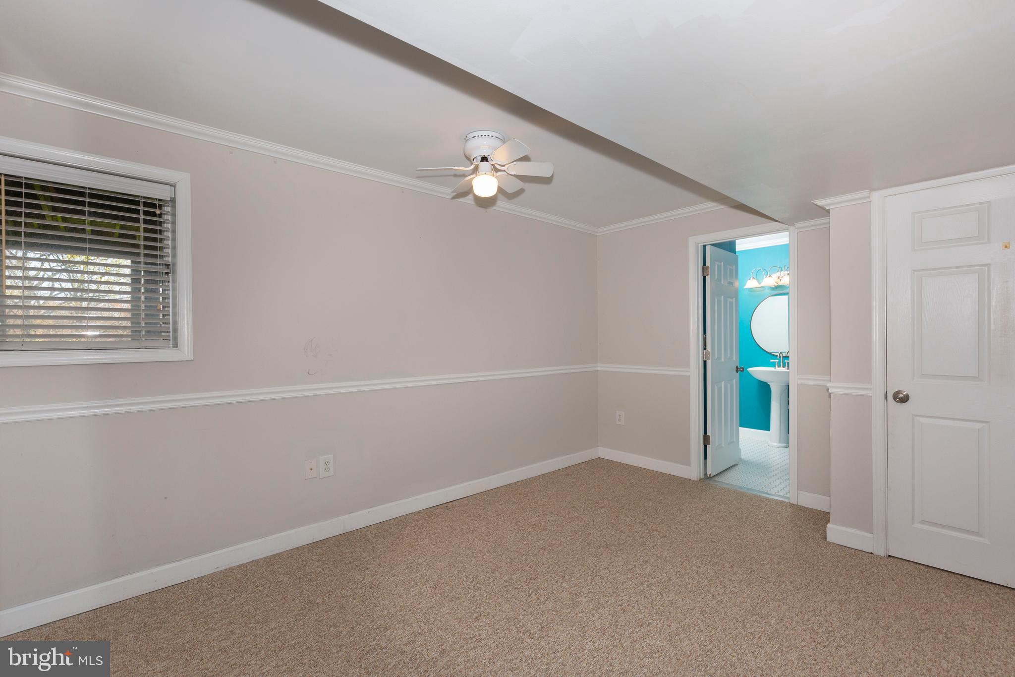 THOROBRED KNOLL - Residential