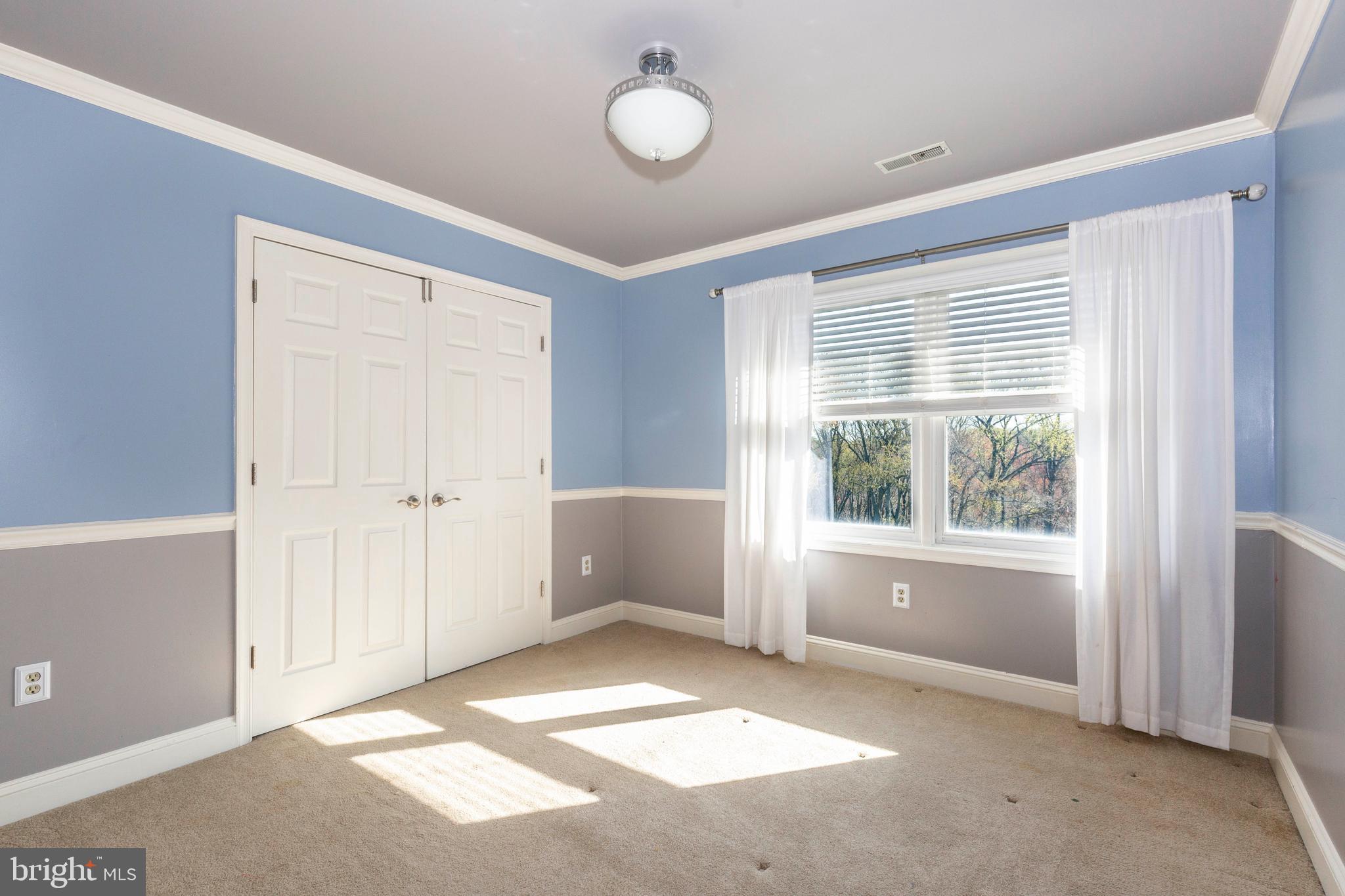 THOROBRED KNOLL - Residential