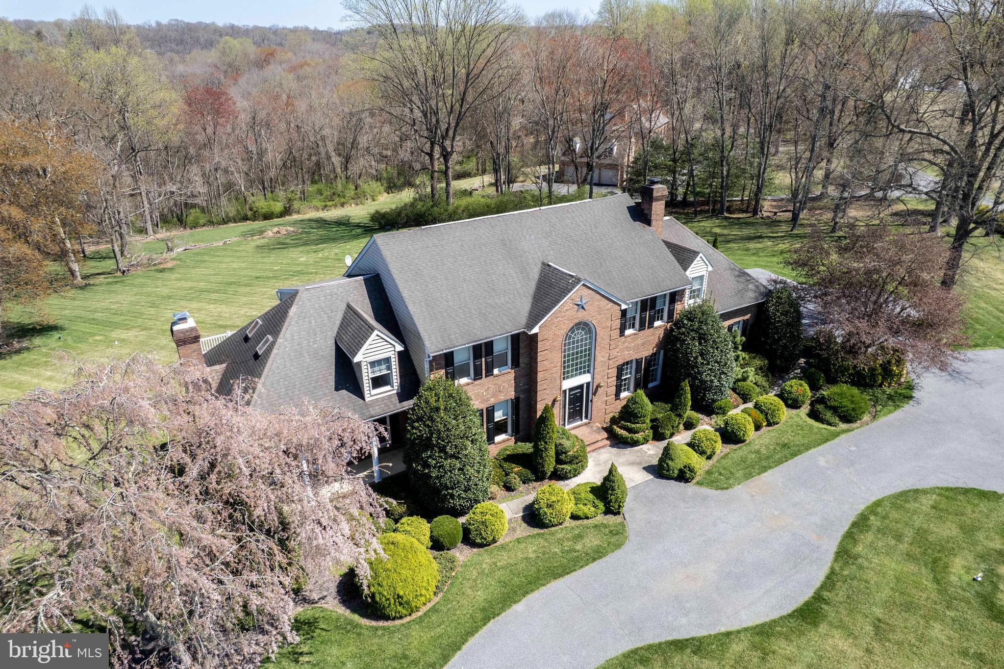 THOROBRED KNOLL - Residential