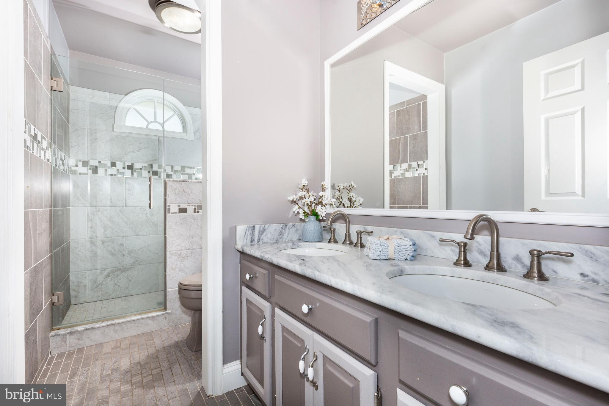 THOROBRED KNOLL - Residential