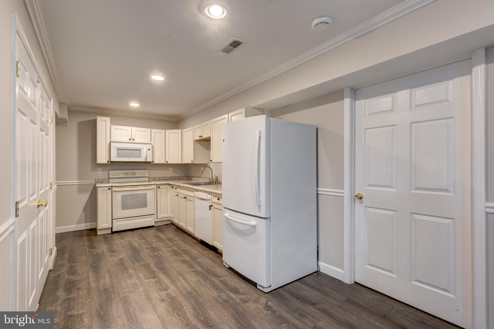 THOROBRED KNOLL - Residential