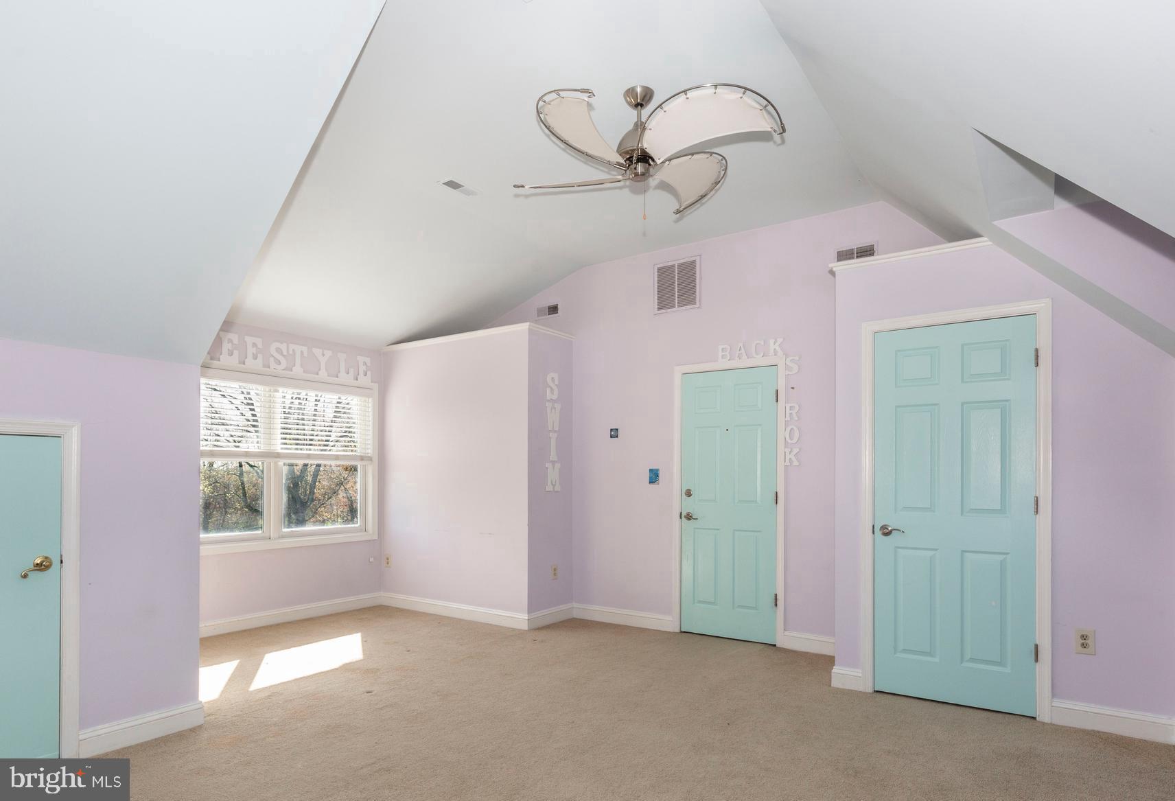 THOROBRED KNOLL - Residential