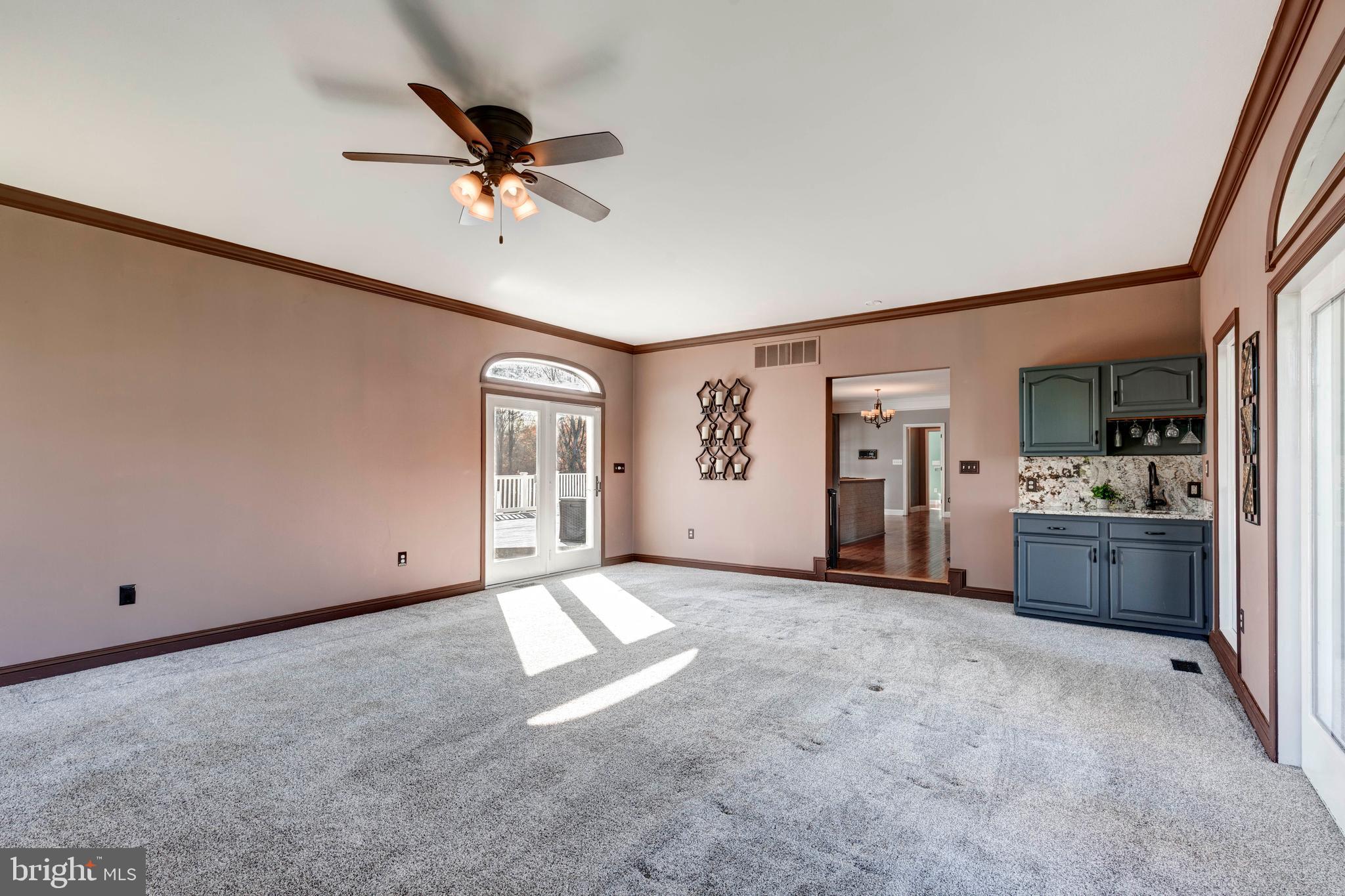 THOROBRED KNOLL - Residential