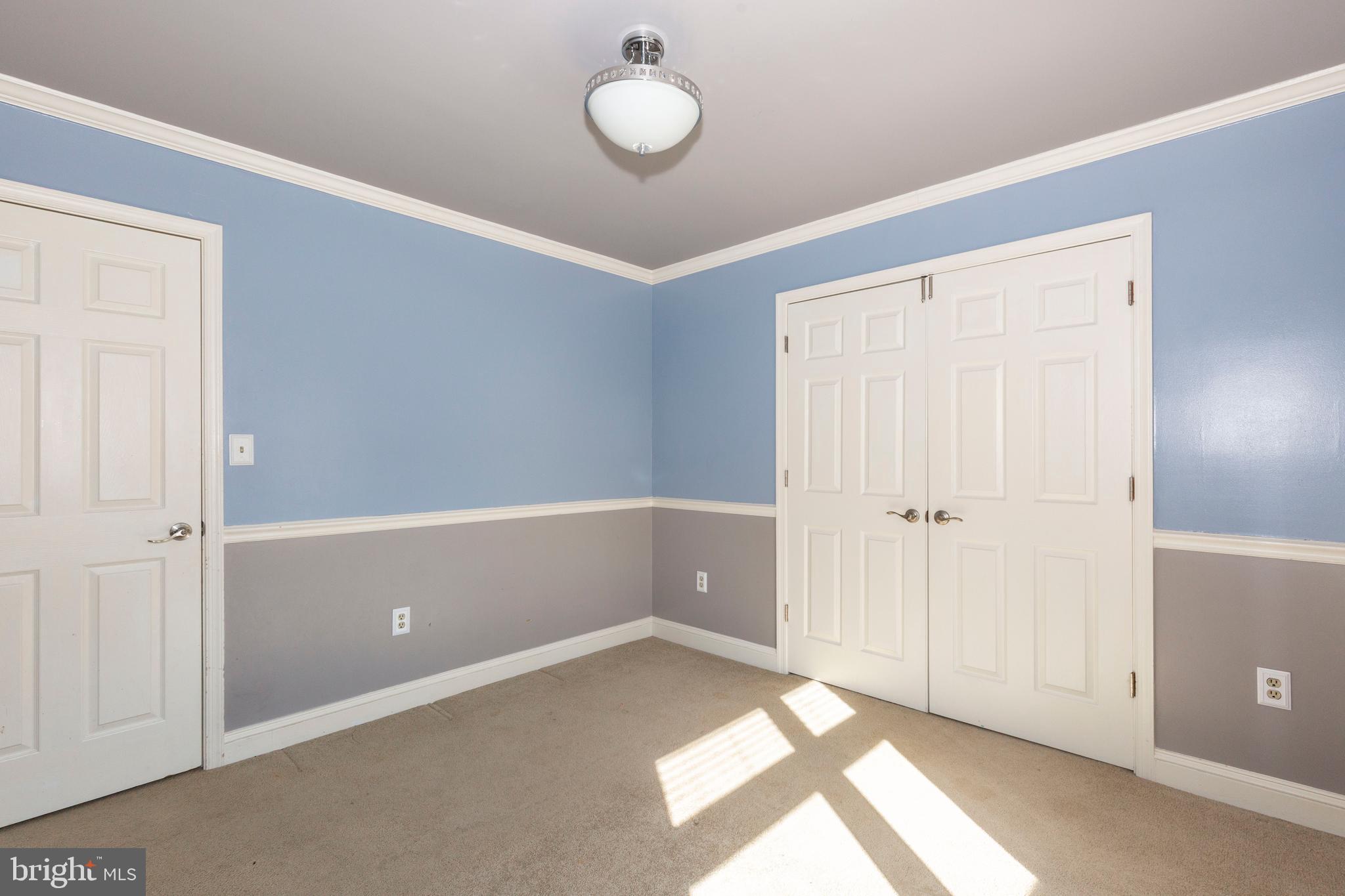 THOROBRED KNOLL - Residential