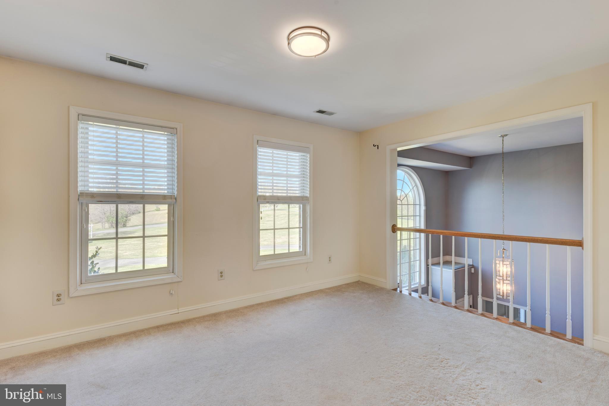 THOROBRED KNOLL - Residential