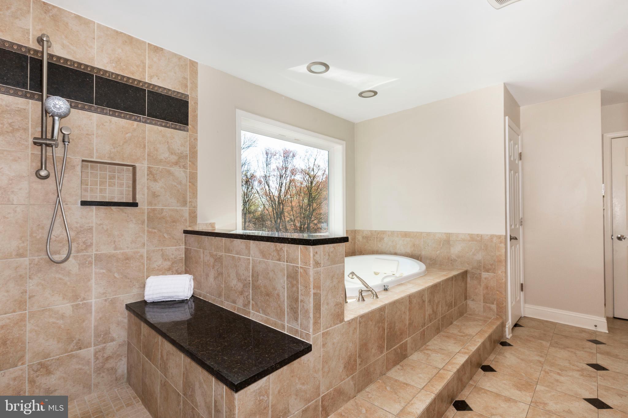 THOROBRED KNOLL - Residential