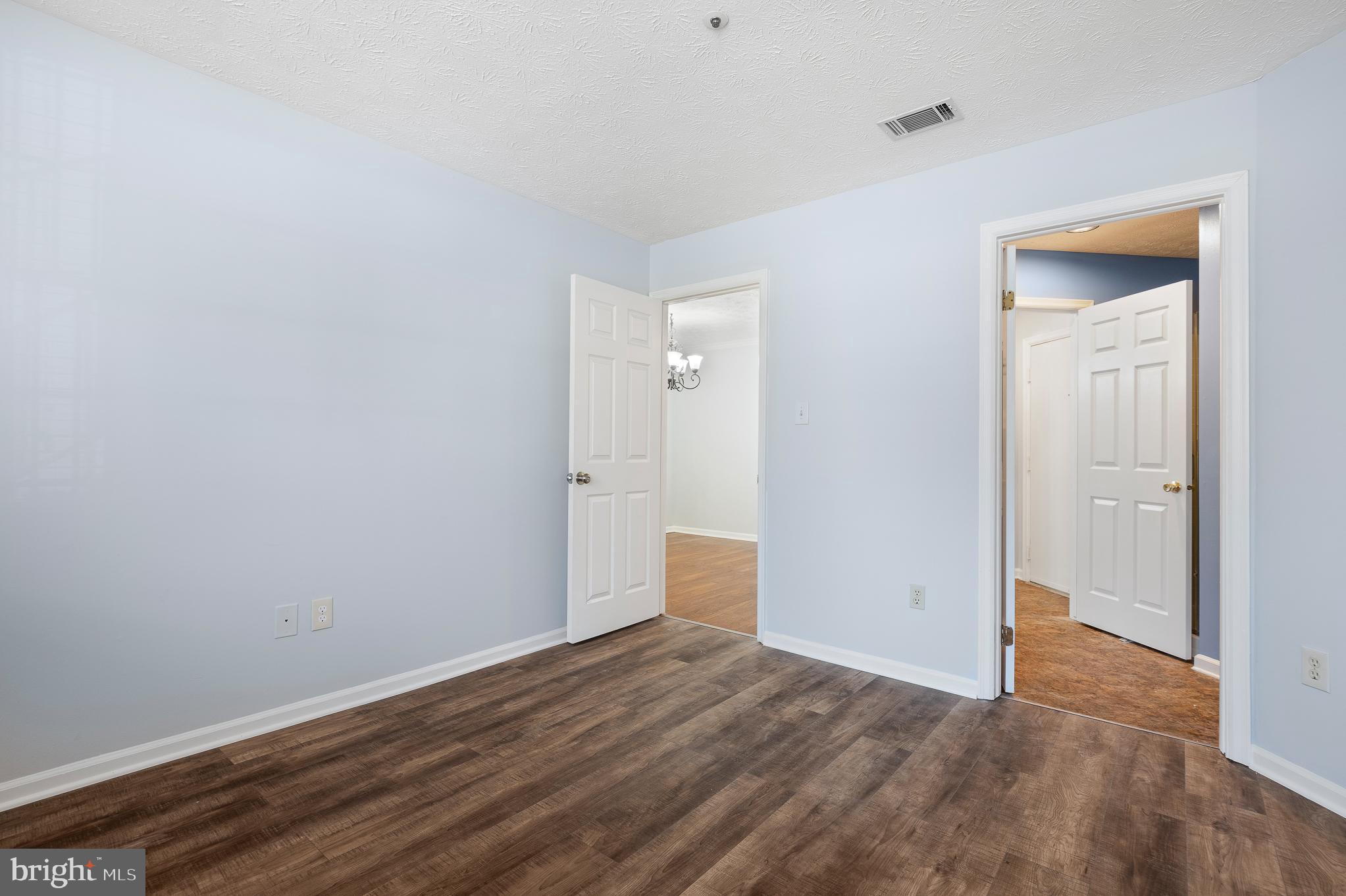 WATERS EDGE AT NORTH LAKE - Residential