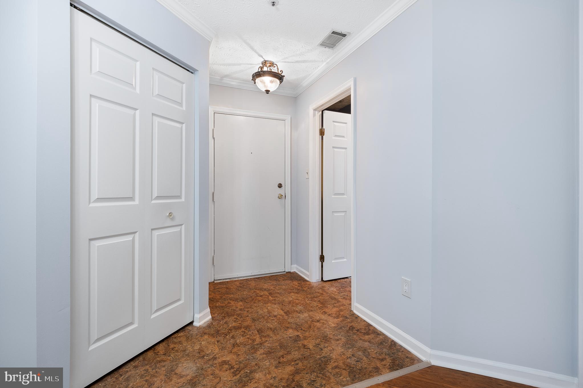 WATERS EDGE AT NORTH LAKE - Residential