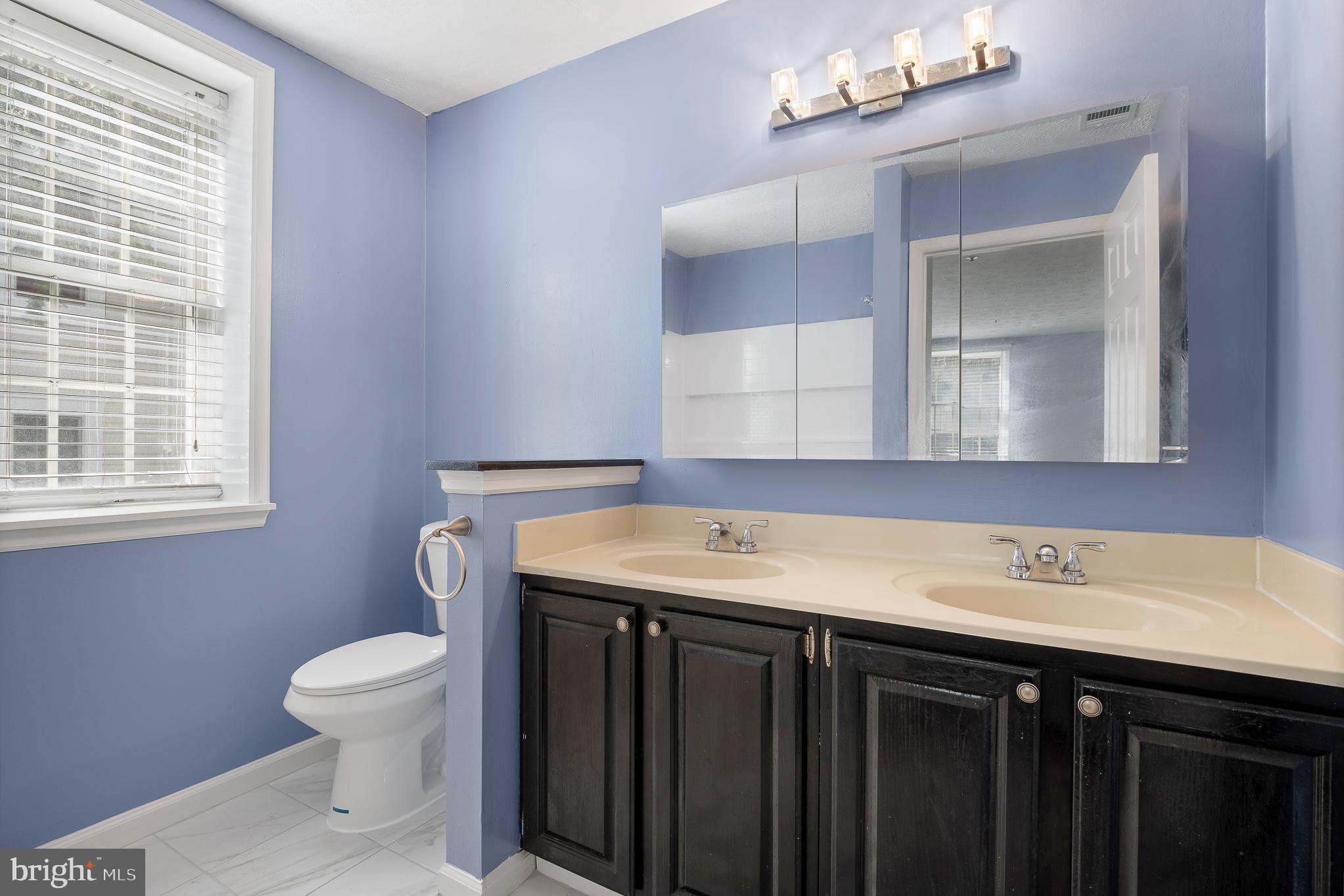 WATERS EDGE AT NORTH LAKE - Residential