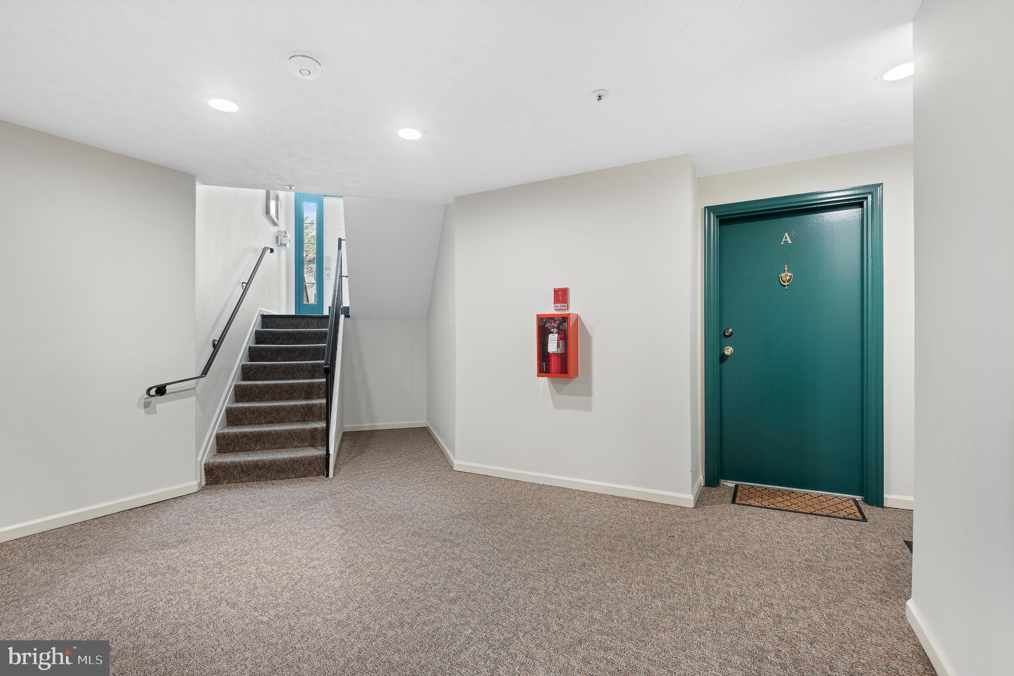 WATERS EDGE AT NORTH LAKE - Residential