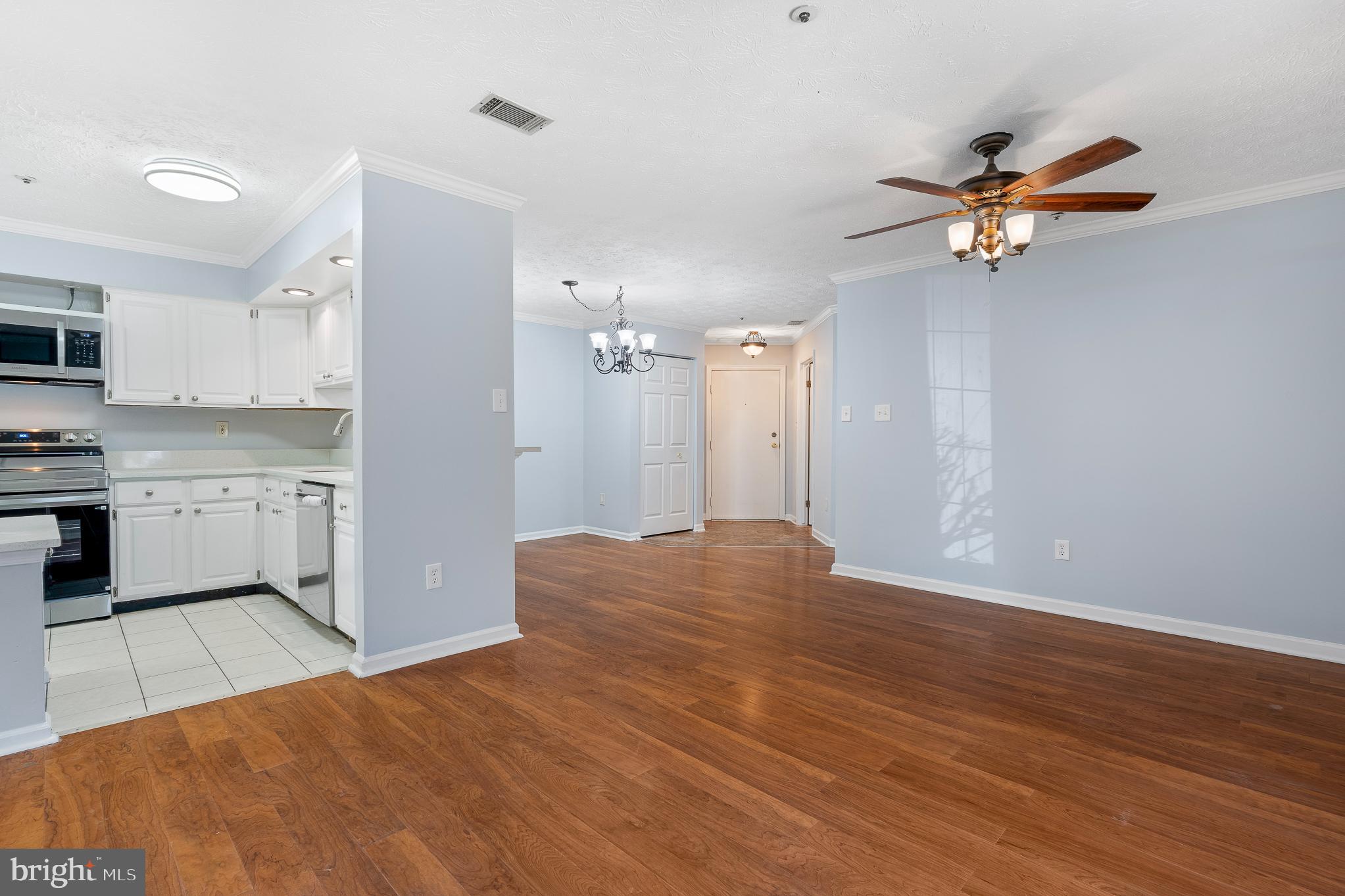 WATERS EDGE AT NORTH LAKE - Residential