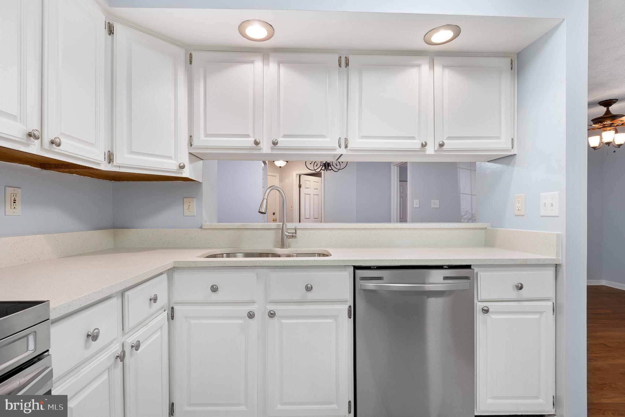 WATERS EDGE AT NORTH LAKE - Residential