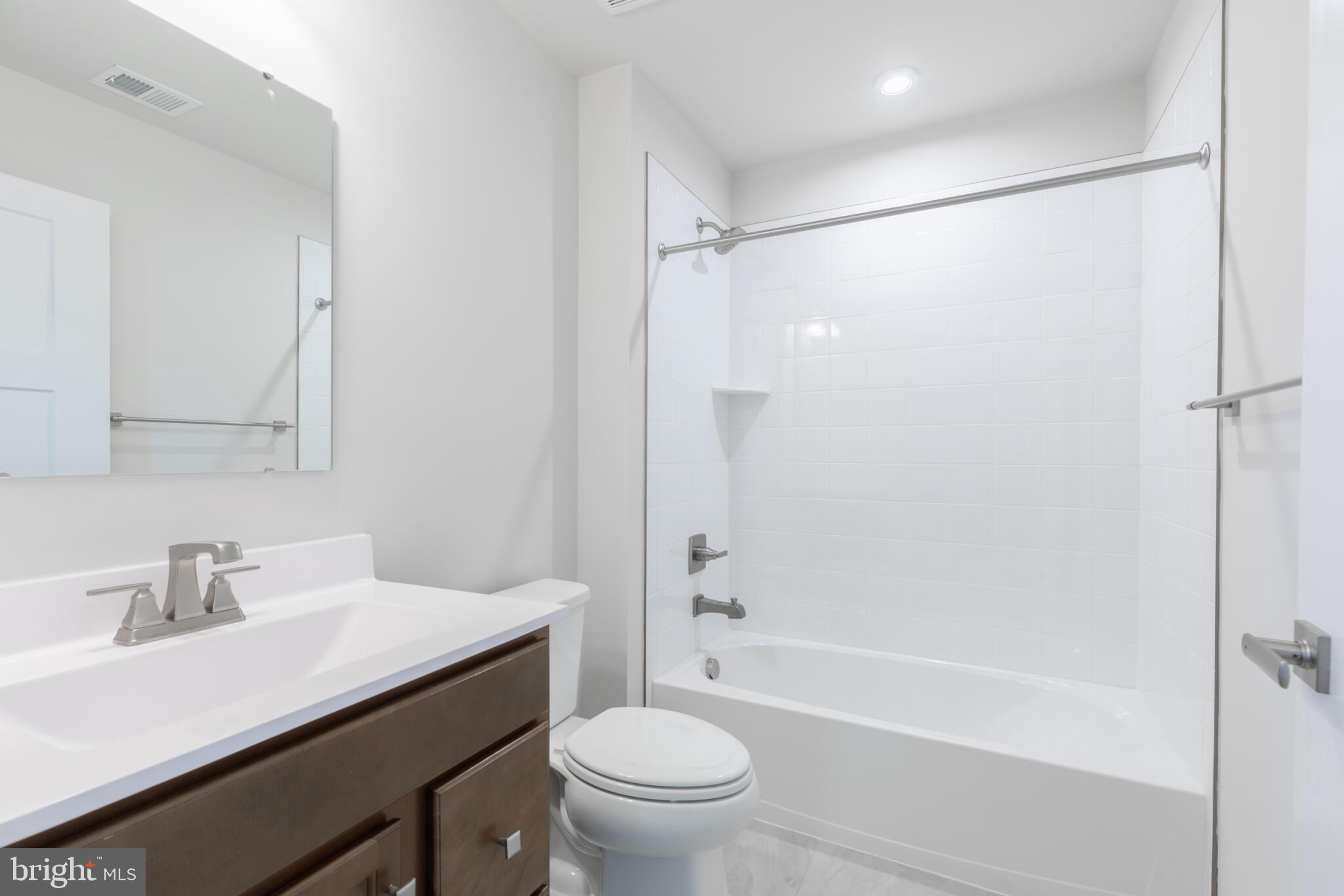 CARDINAL POINTE - Residential