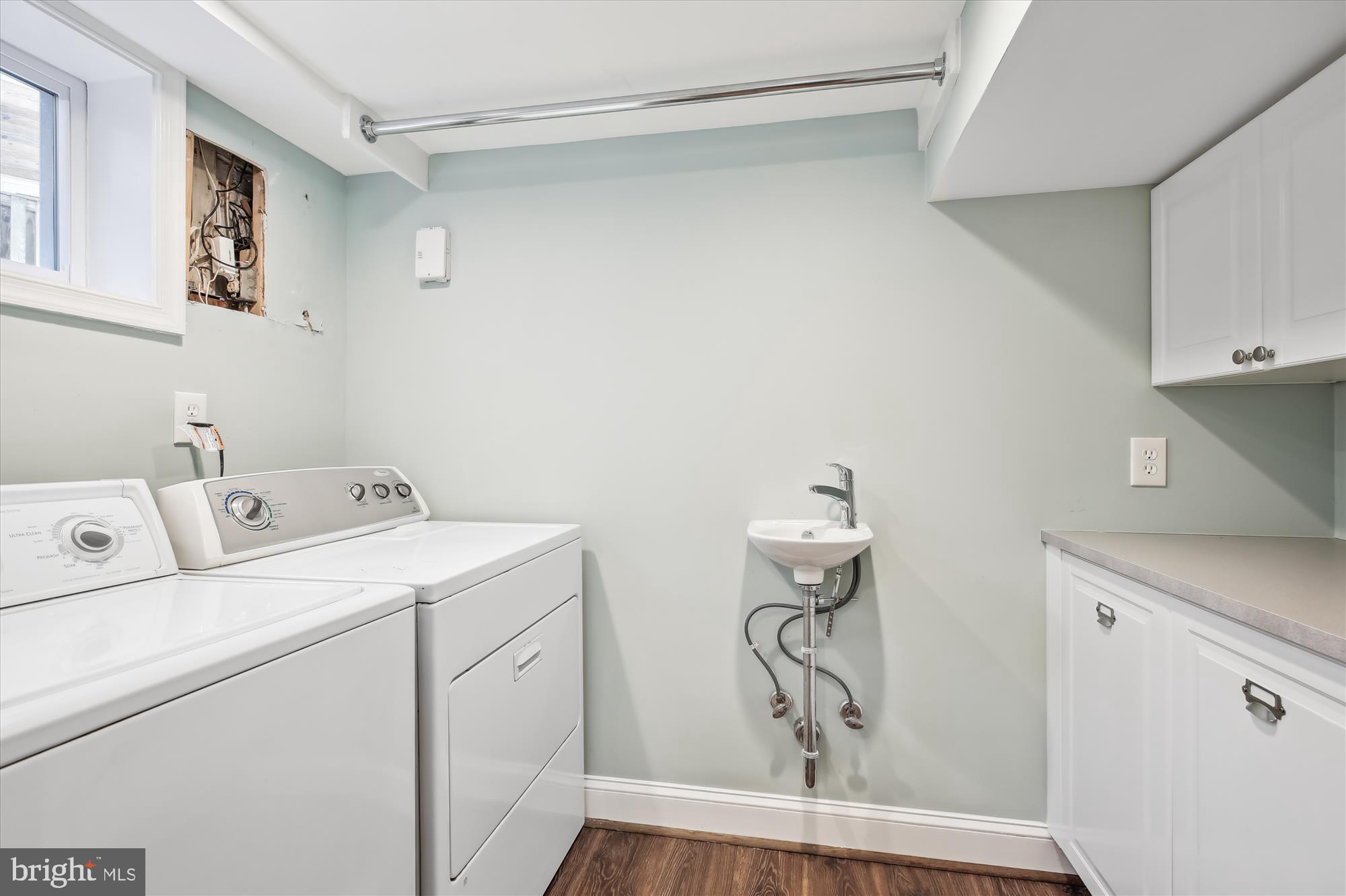 GLENBROOK KNOLLS - Residential Lease