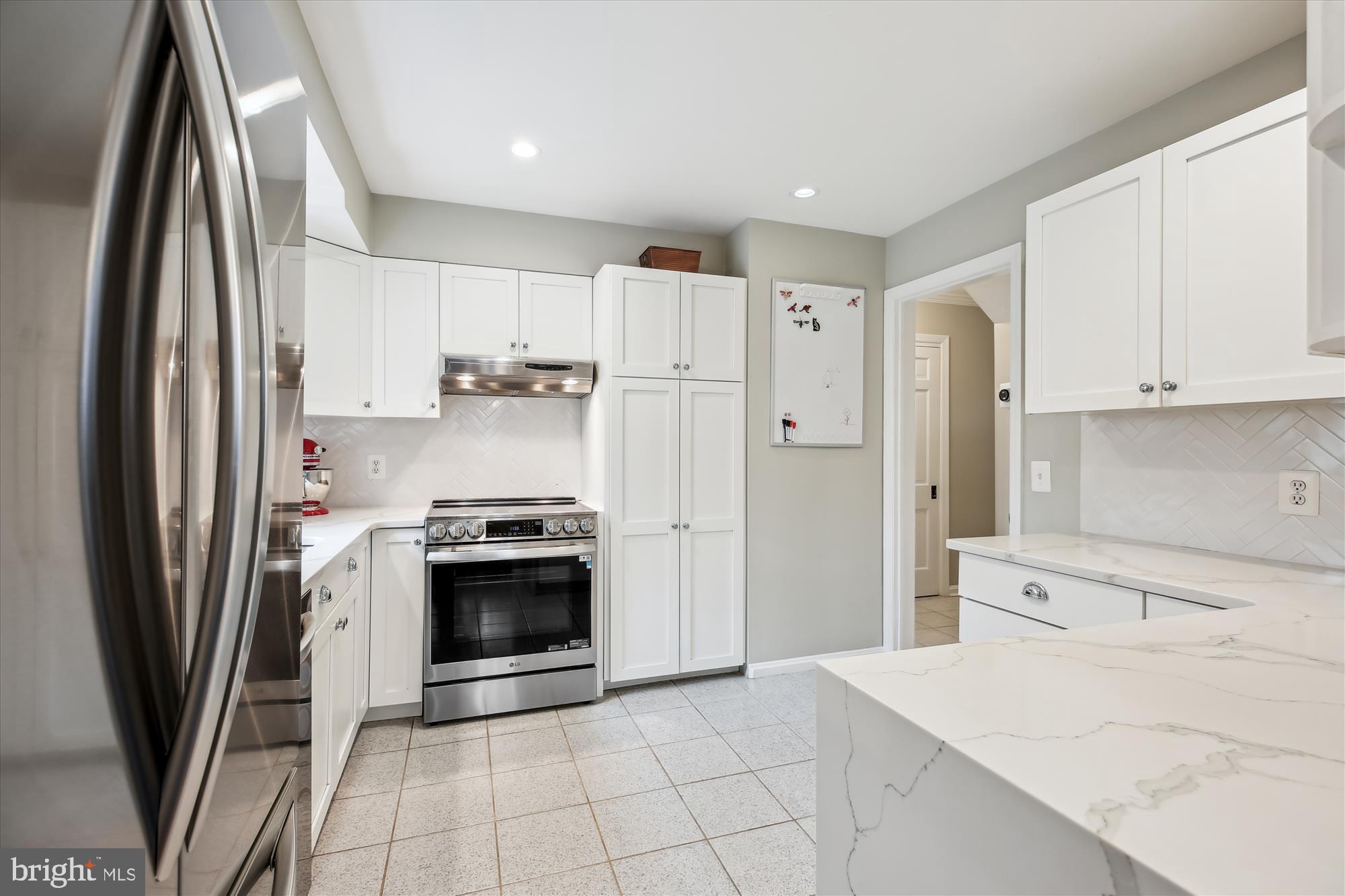 GLENBROOK KNOLLS - Residential Lease