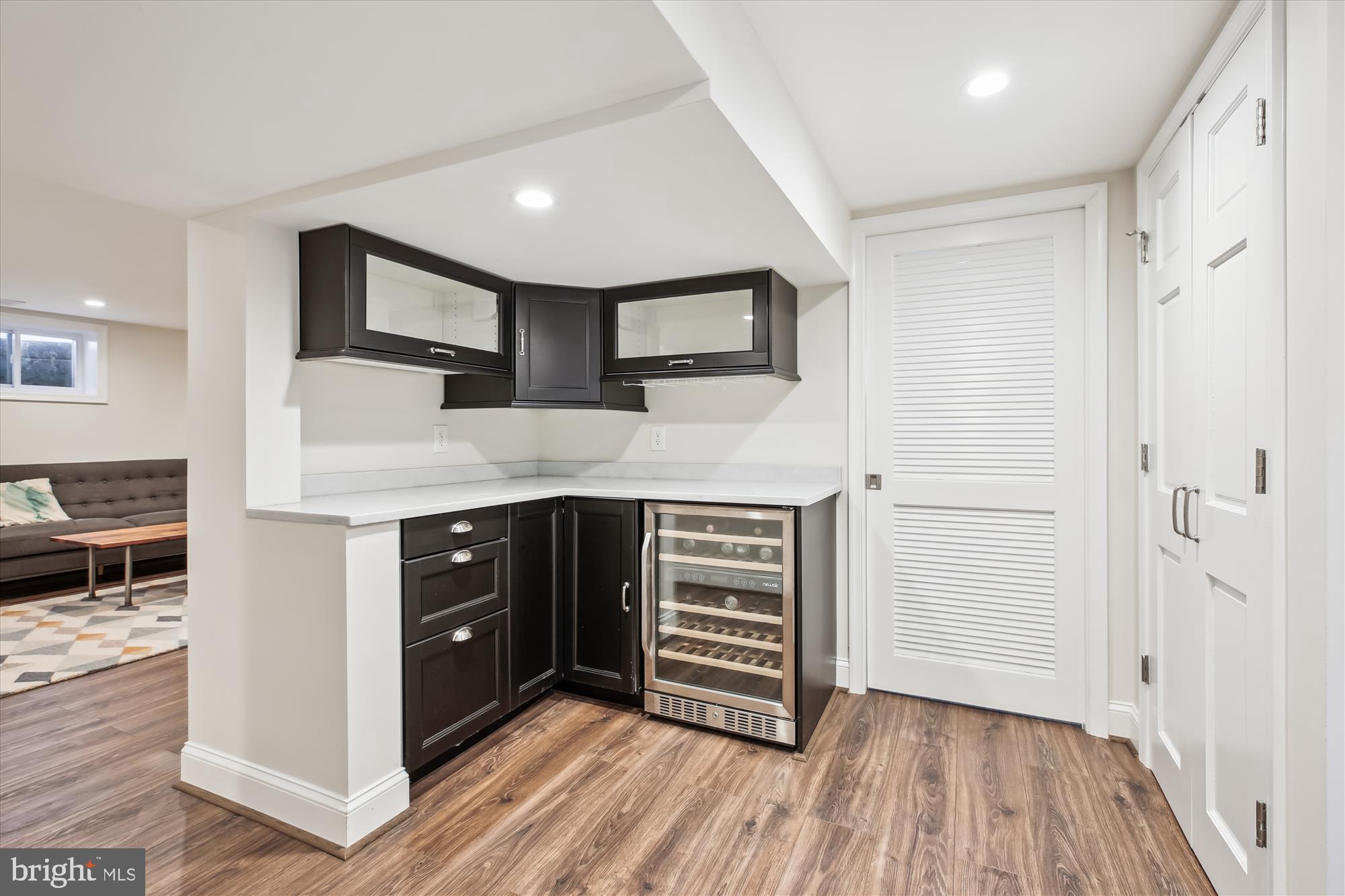 GLENBROOK KNOLLS - Residential Lease