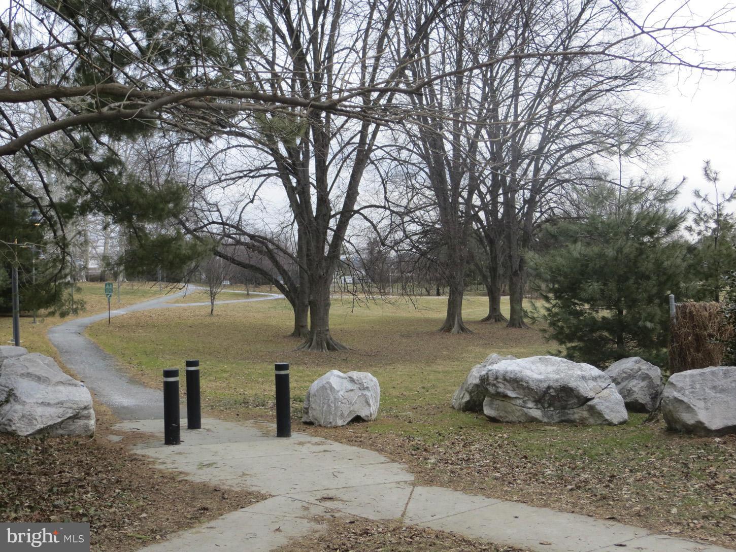 GLENBROOK KNOLLS - Residential Lease