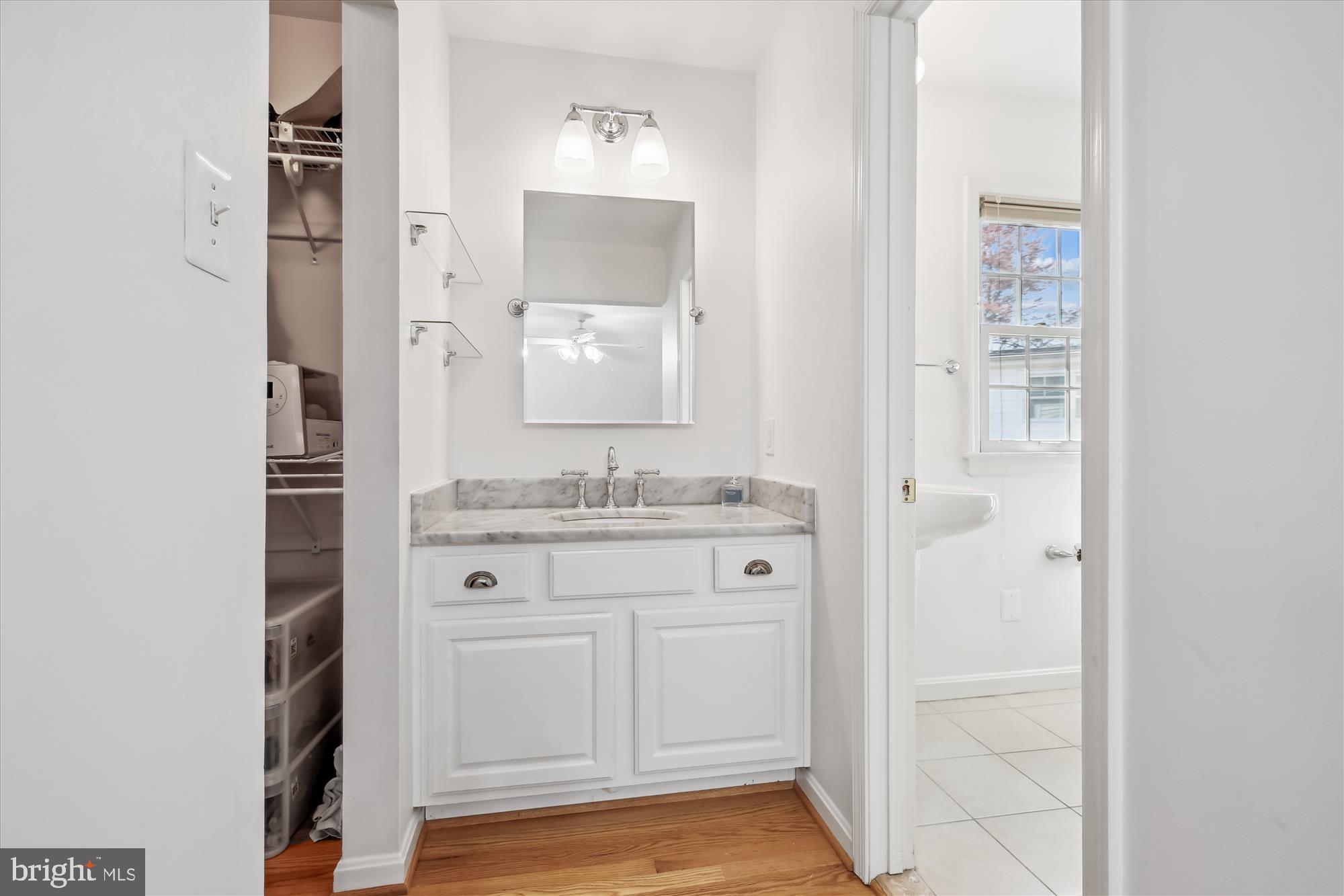 GLENBROOK KNOLLS - Residential Lease