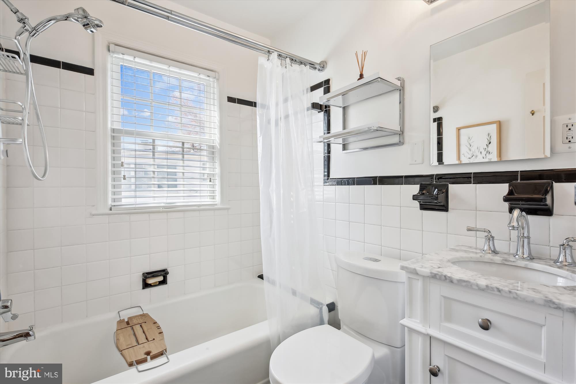 GLENBROOK KNOLLS - Residential Lease