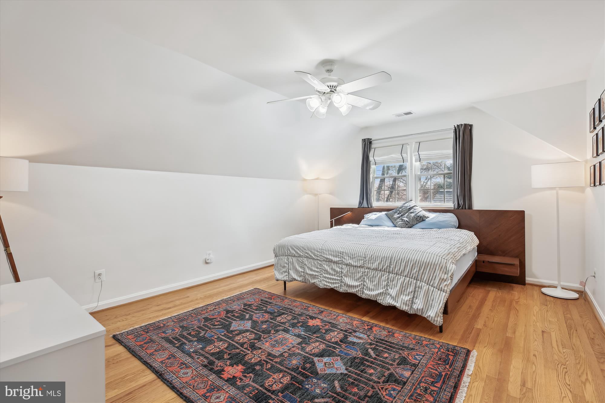 GLENBROOK KNOLLS - Residential Lease