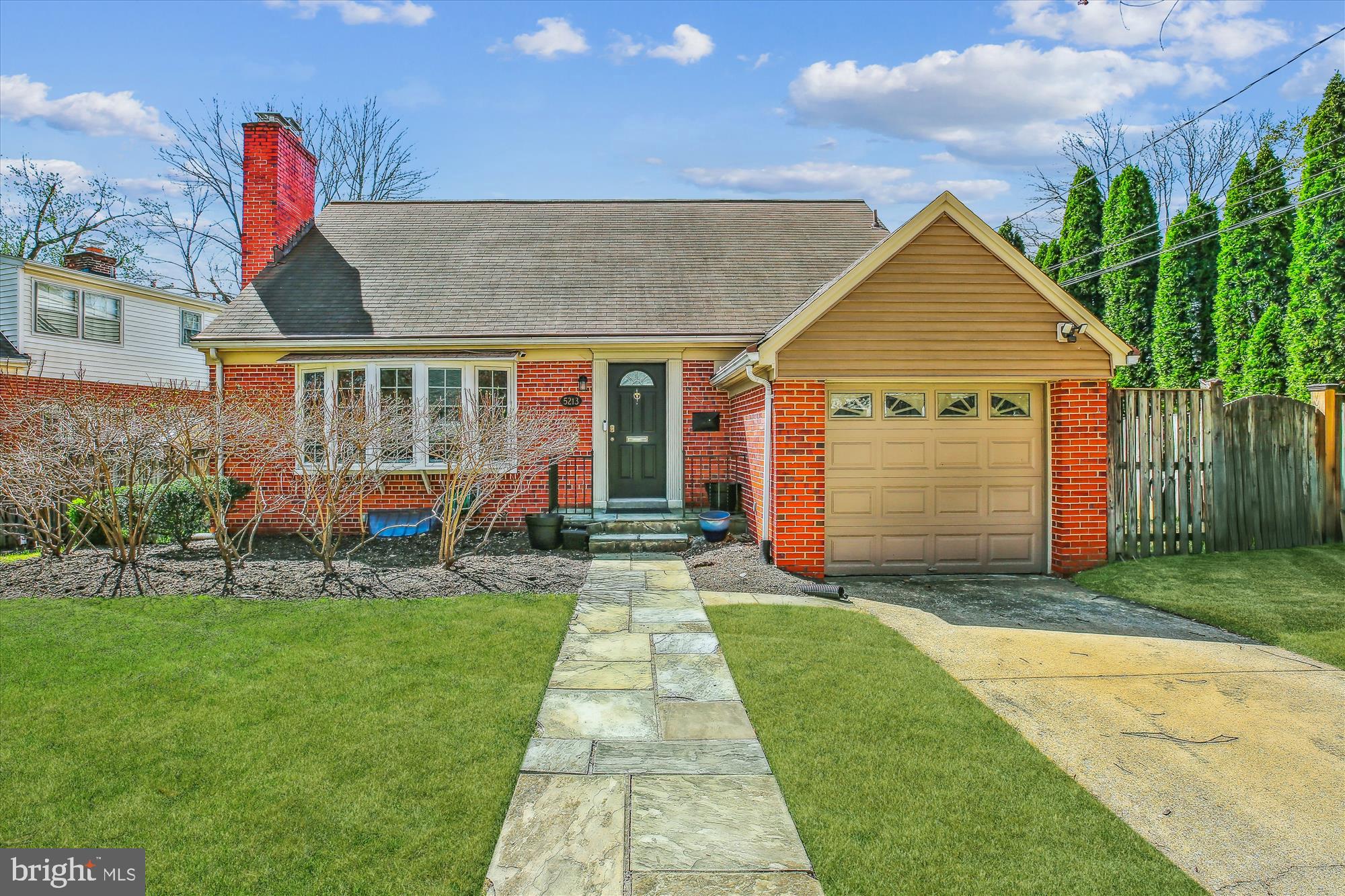 GLENBROOK KNOLLS - Residential Lease