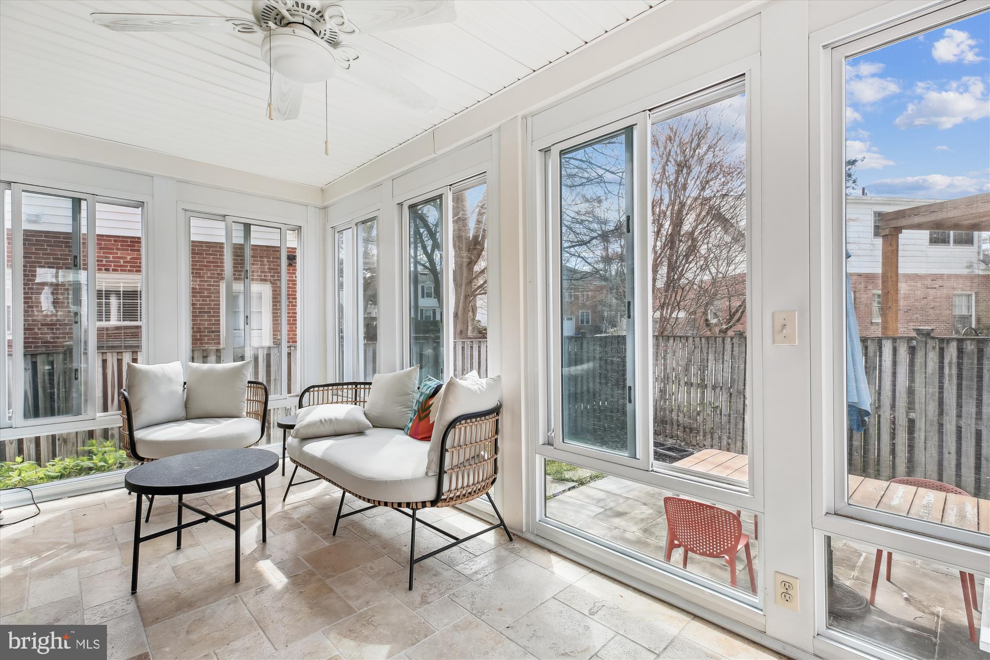 GLENBROOK KNOLLS - Residential Lease