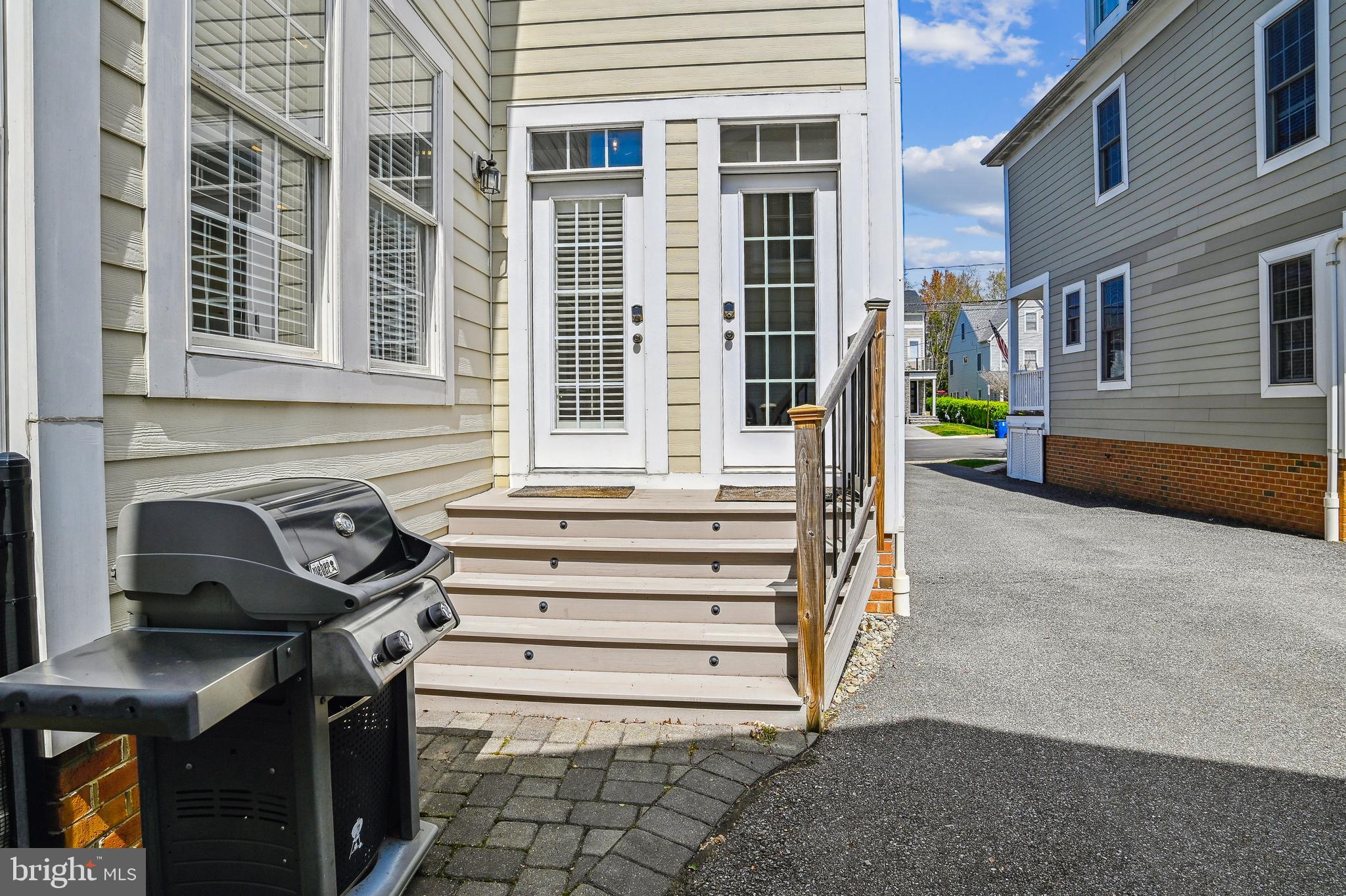 MURRAY HILL - Residential