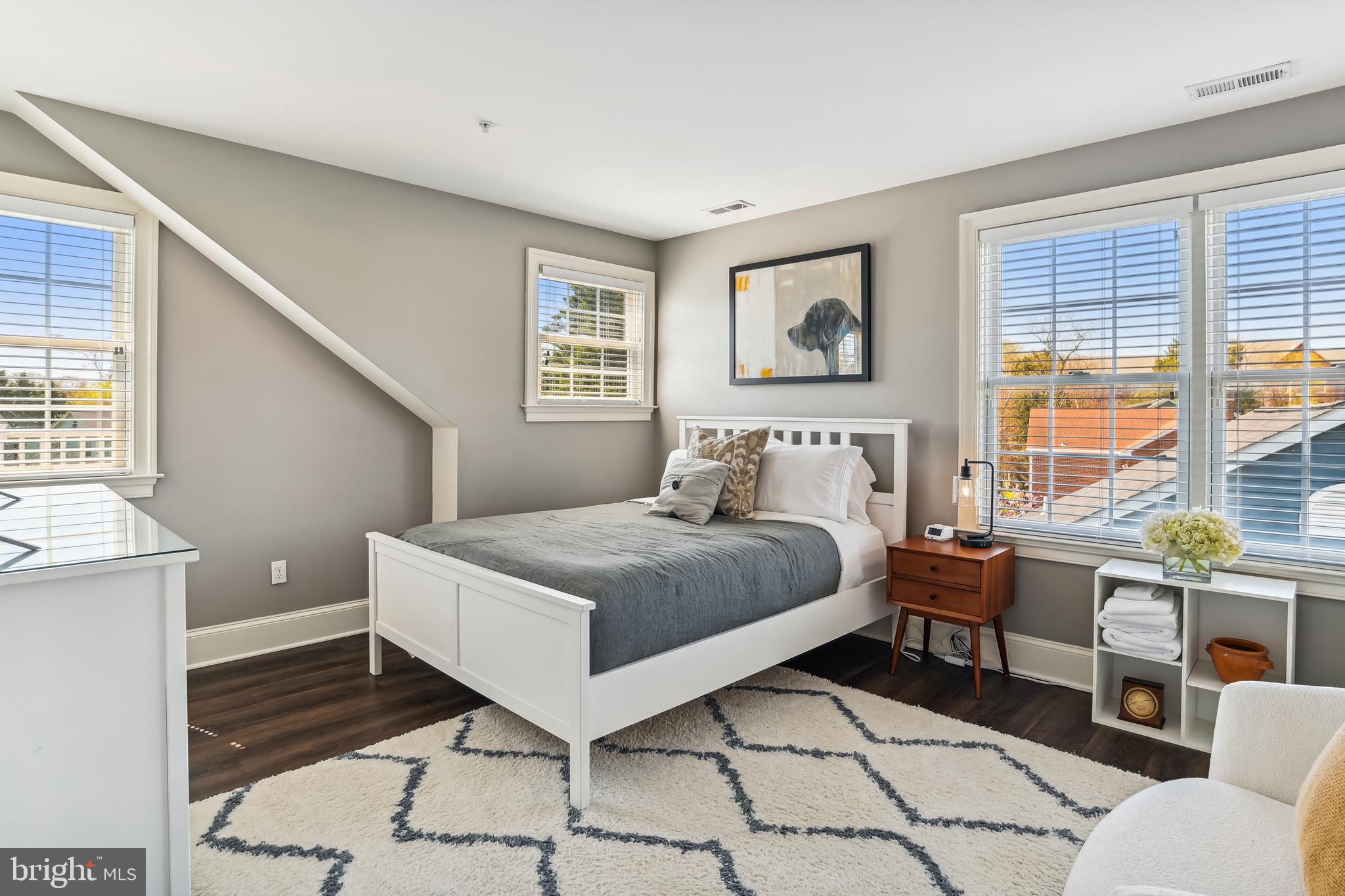 MURRAY HILL - Residential