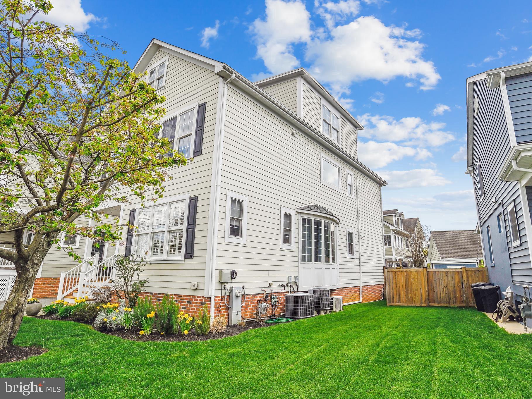 MURRAY HILL - Residential