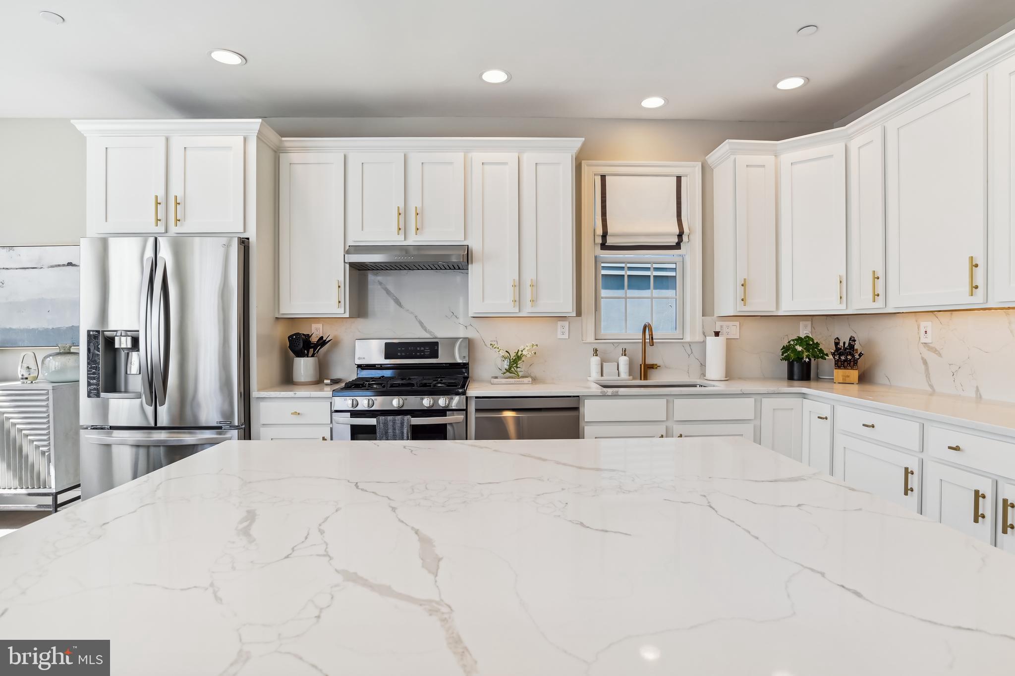 MURRAY HILL - Residential