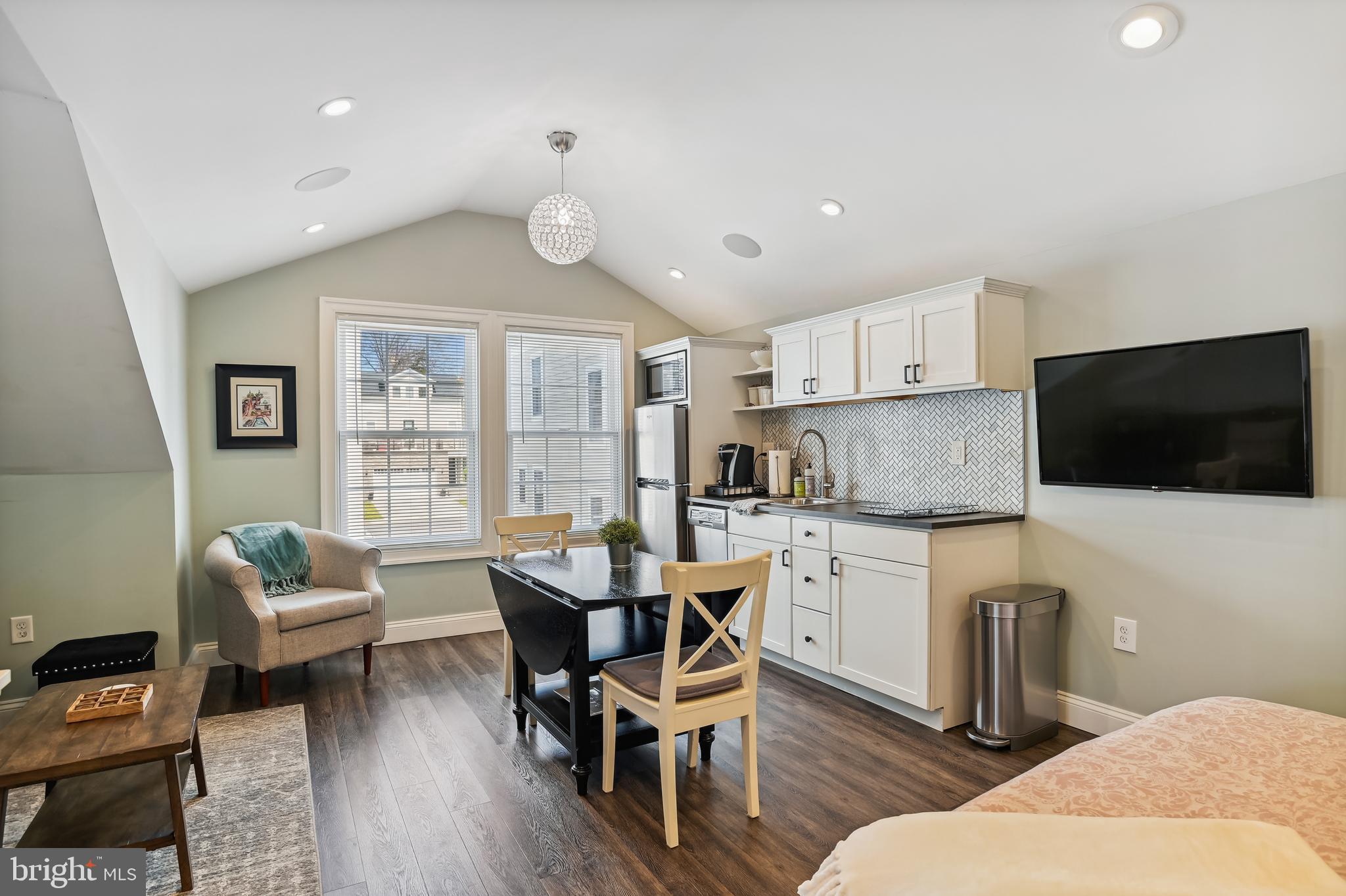 MURRAY HILL - Residential