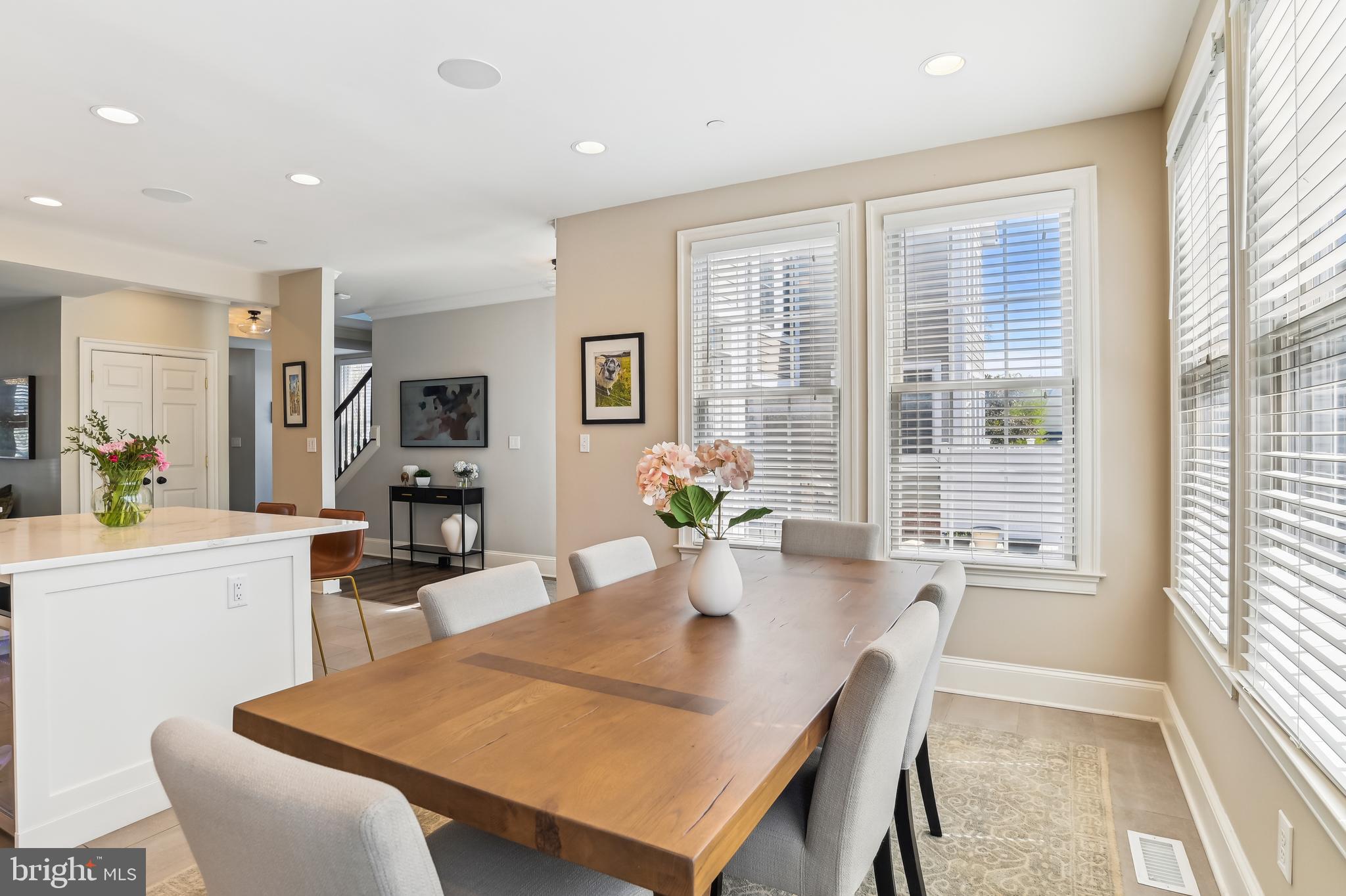 MURRAY HILL - Residential