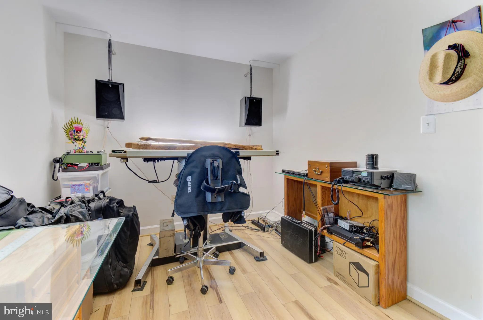 Oakton, Virginia 22124, United States, 4 Bedrooms Bedrooms, ,4 BathroomsBathrooms,Residential,Pending,137651