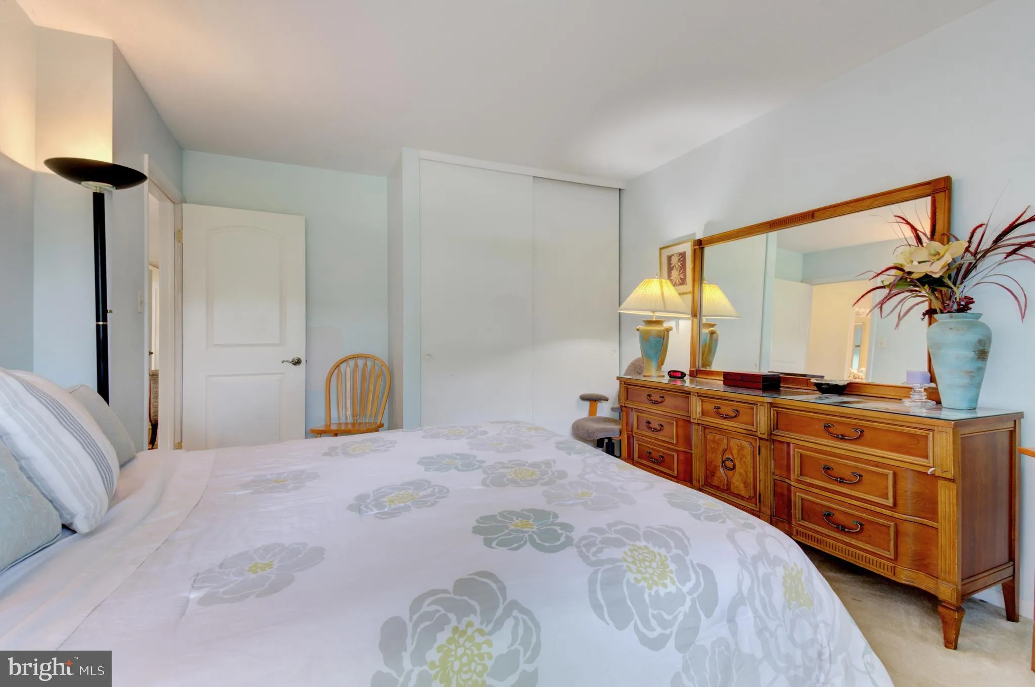 Oakton, Virginia 22124, United States, 4 Bedrooms Bedrooms, ,4 BathroomsBathrooms,Residential,Pending,137651