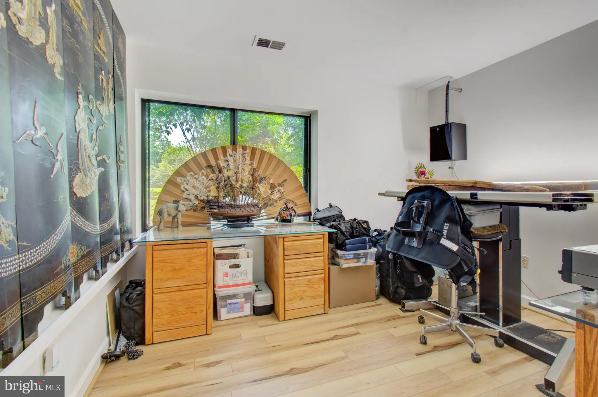 Oakton, Virginia 22124, United States, 4 Bedrooms Bedrooms, ,4 BathroomsBathrooms,Residential,Pending,137651