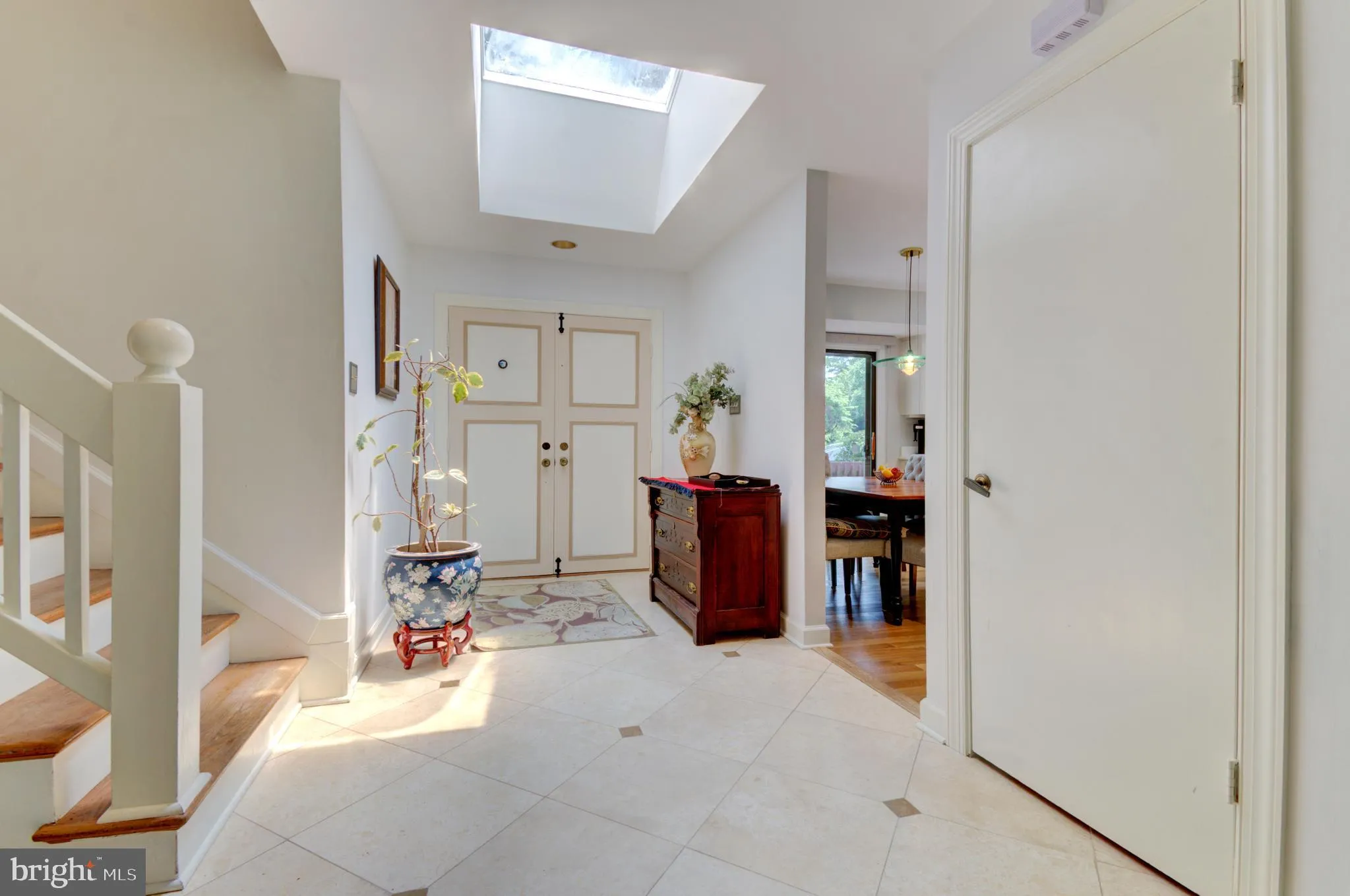 Oakton, Virginia 22124, United States, 4 Bedrooms Bedrooms, ,4 BathroomsBathrooms,Residential,Pending,137651