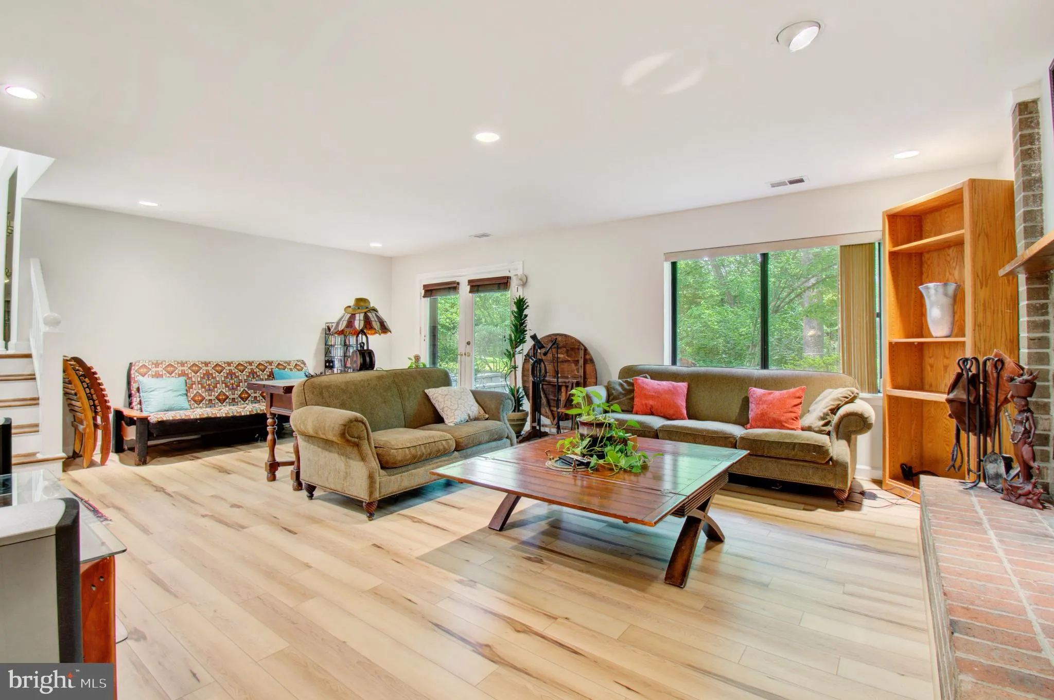 Oakton, Virginia 22124, United States, 4 Bedrooms Bedrooms, ,4 BathroomsBathrooms,Residential,Pending,137651