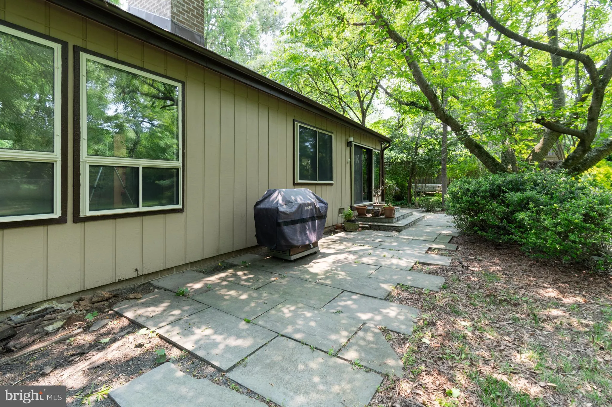 Oakton, Virginia 22124, United States, 4 Bedrooms Bedrooms, ,4 BathroomsBathrooms,Residential,Pending,137651