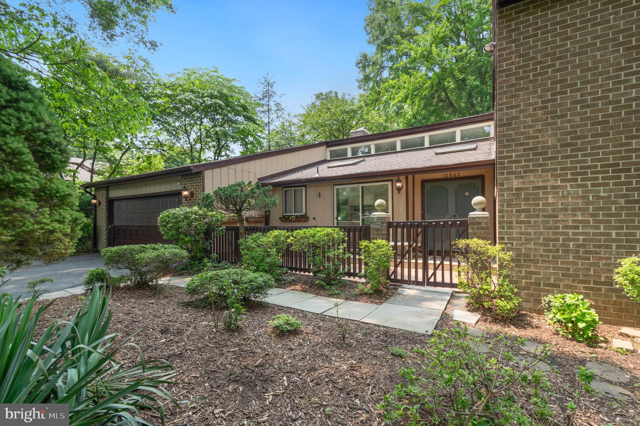 10862 MEADOWLAND DRIVE