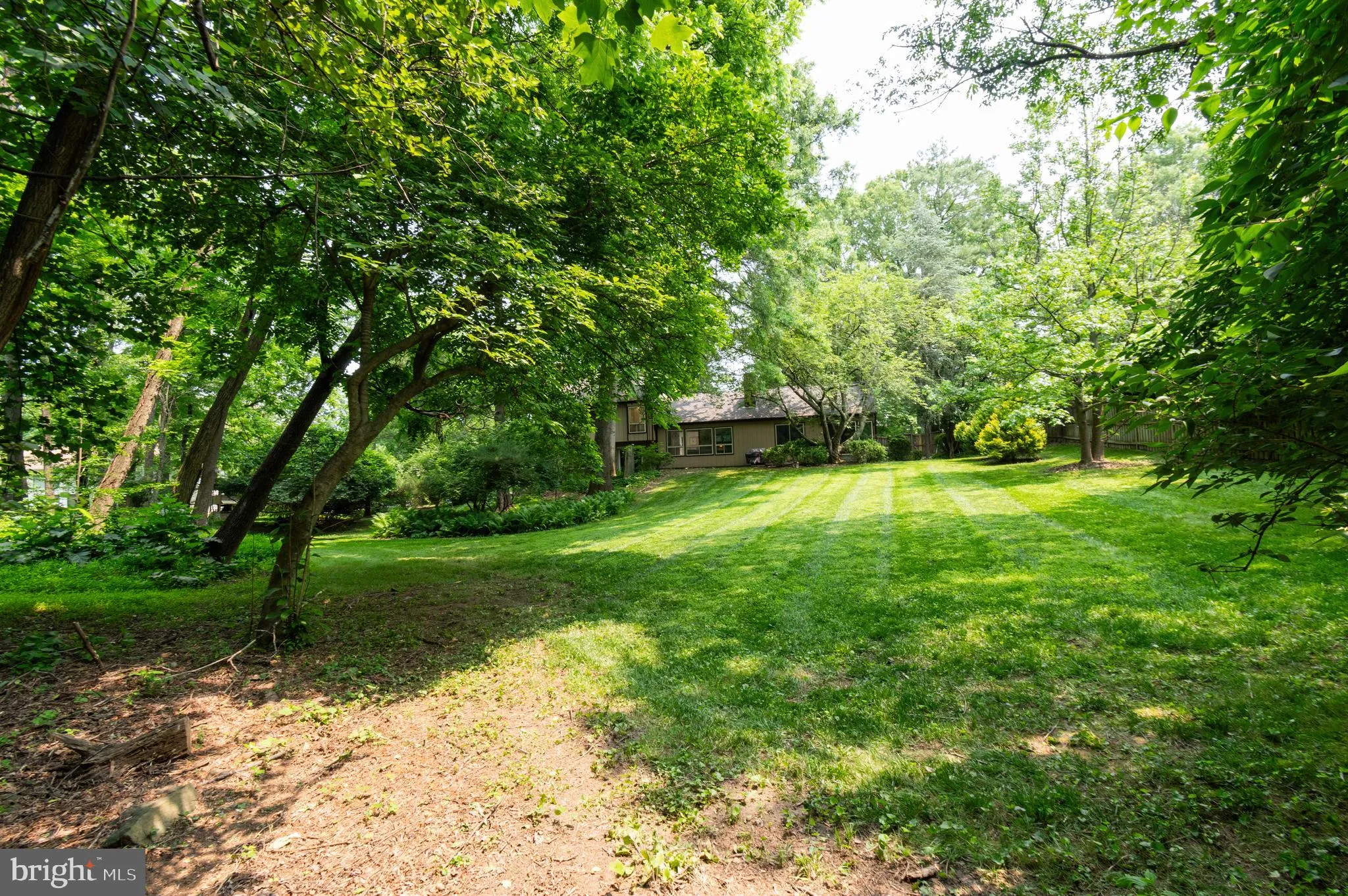 Oakton, Virginia 22124, United States, 4 Bedrooms Bedrooms, ,4 BathroomsBathrooms,Residential,Pending,137651