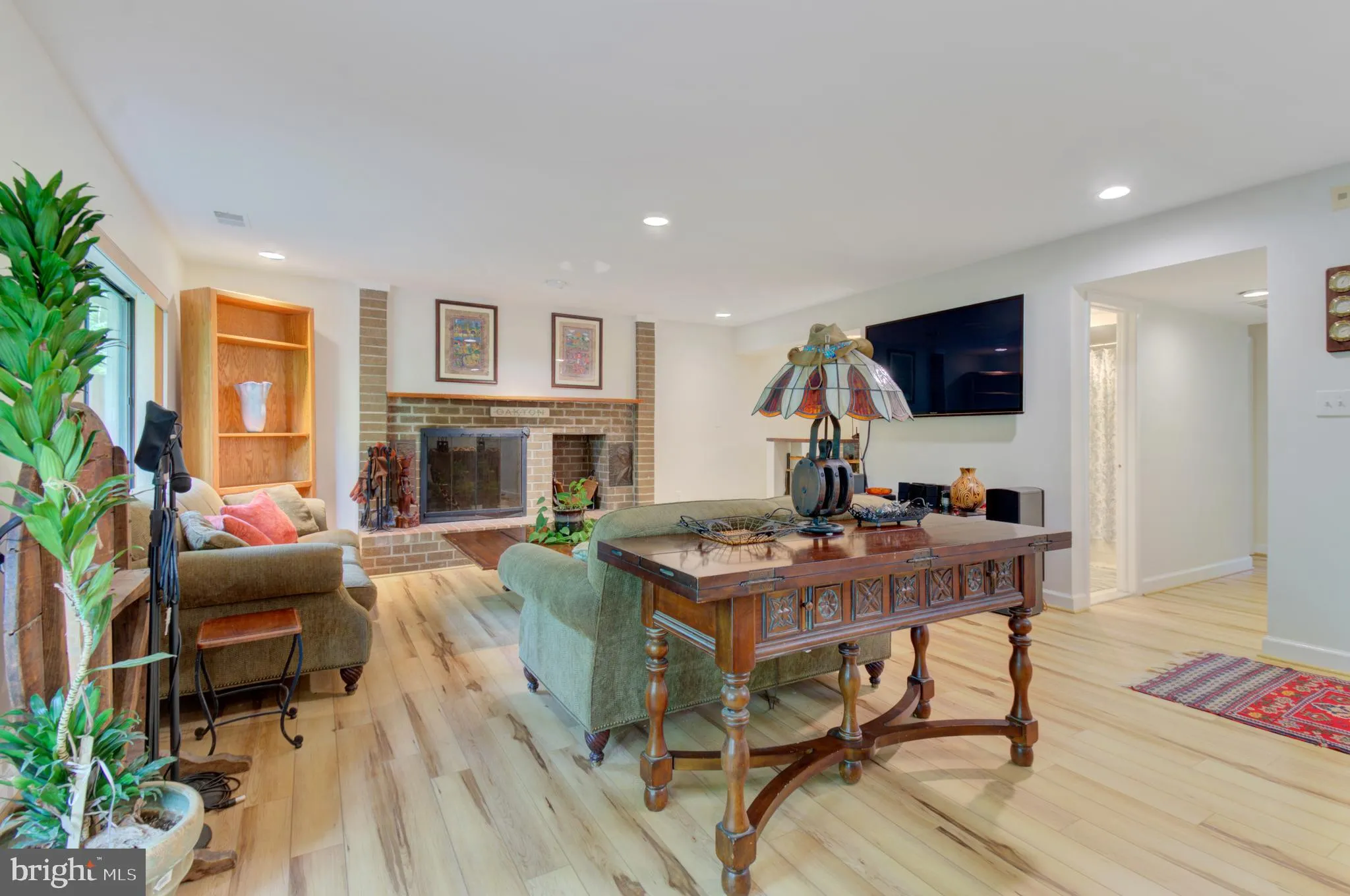 Oakton, Virginia 22124, United States, 4 Bedrooms Bedrooms, ,4 BathroomsBathrooms,Residential,Pending,137651