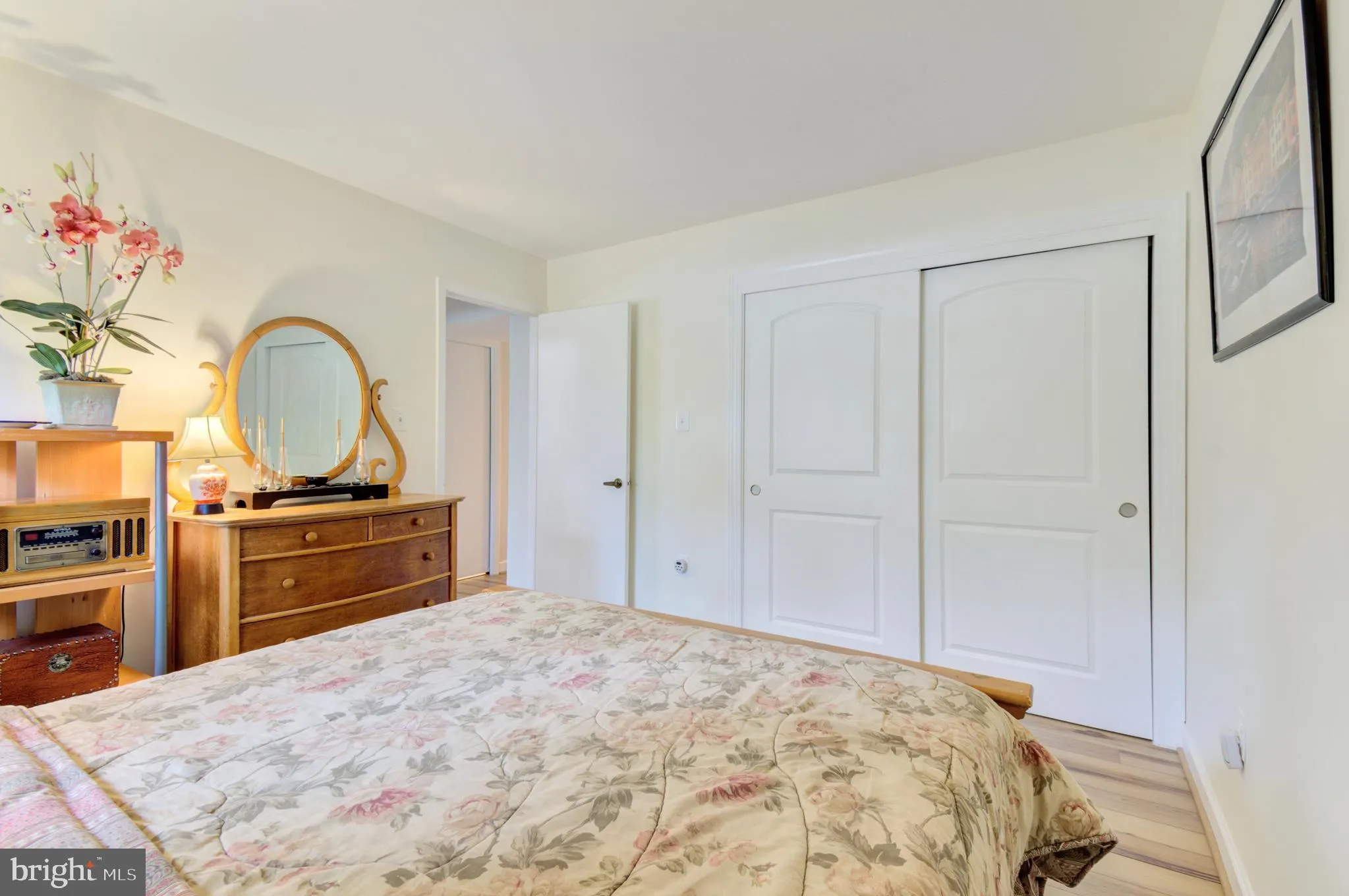 Oakton, Virginia 22124, United States, 4 Bedrooms Bedrooms, ,4 BathroomsBathrooms,Residential,Pending,137651