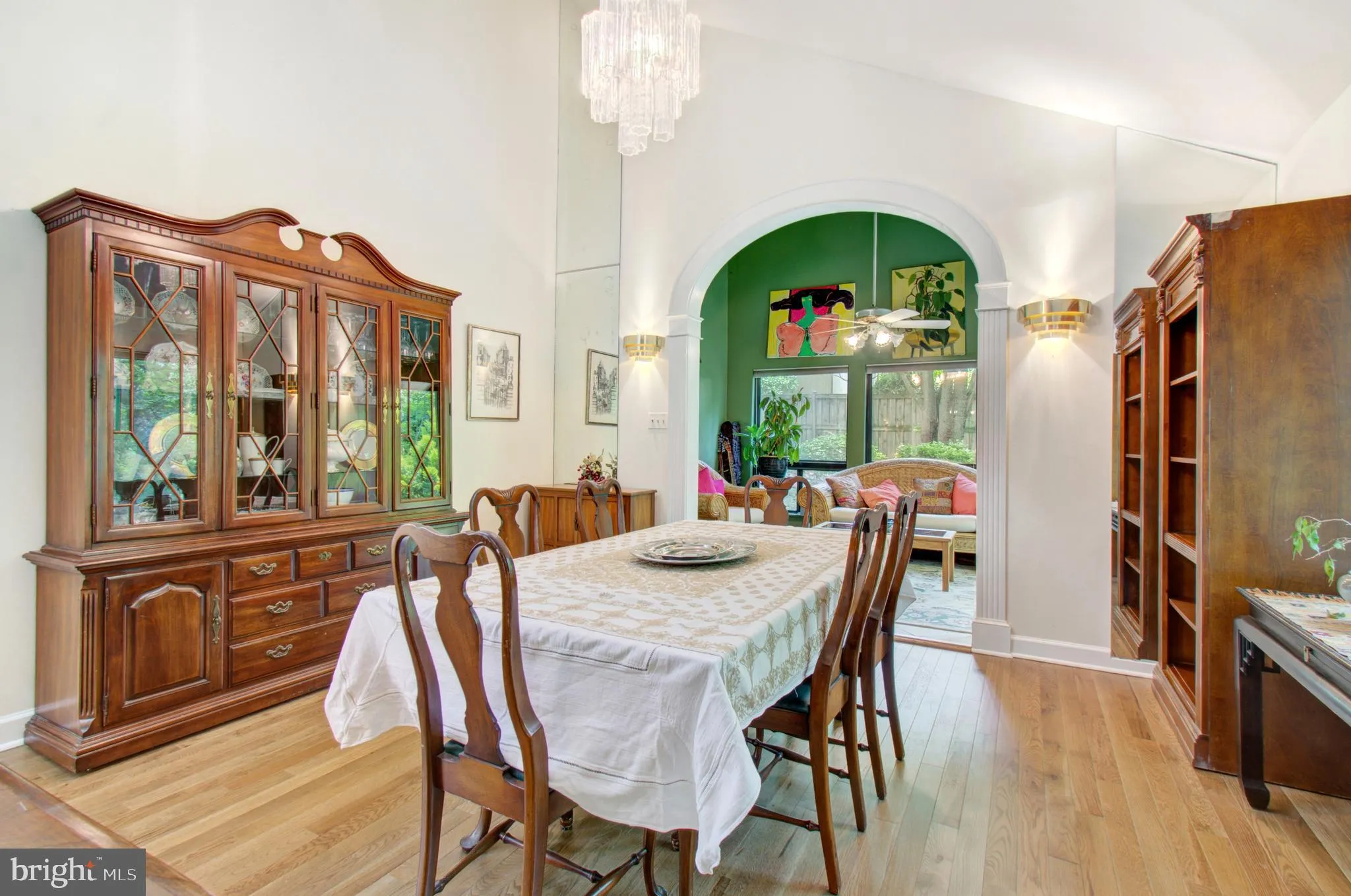 Oakton, Virginia 22124, United States, 4 Bedrooms Bedrooms, ,4 BathroomsBathrooms,Residential,Pending,137651