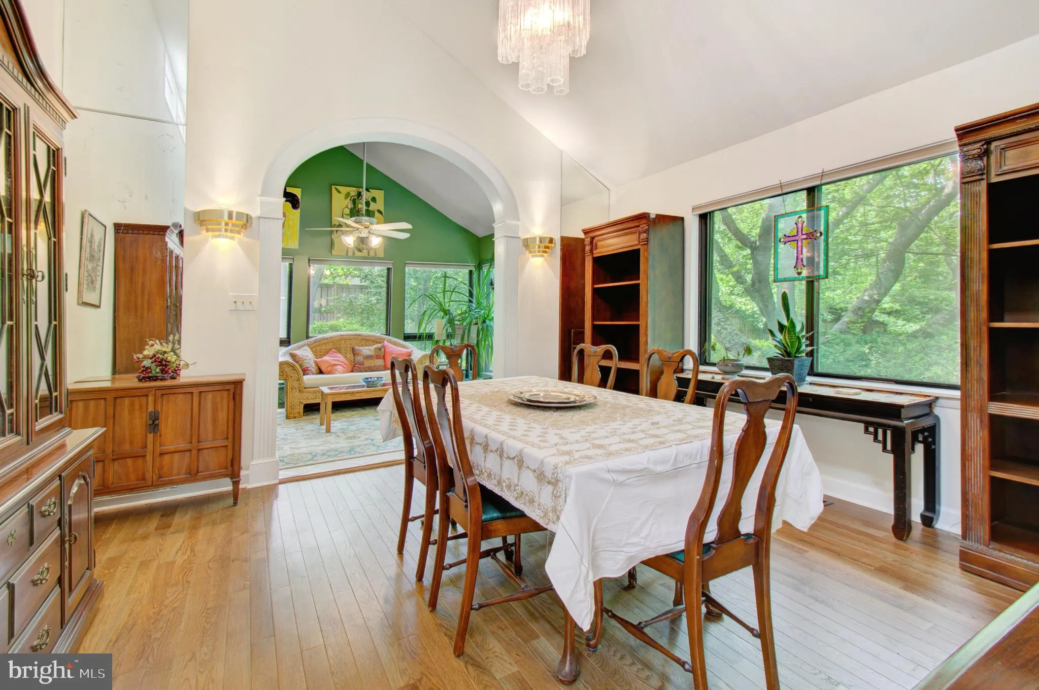 Oakton, Virginia 22124, United States, 4 Bedrooms Bedrooms, ,4 BathroomsBathrooms,Residential,Pending,137651