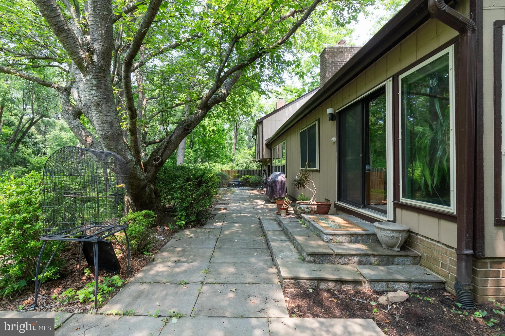 Oakton, Virginia 22124, United States, 4 Bedrooms Bedrooms, ,4 BathroomsBathrooms,Residential,Pending,137651