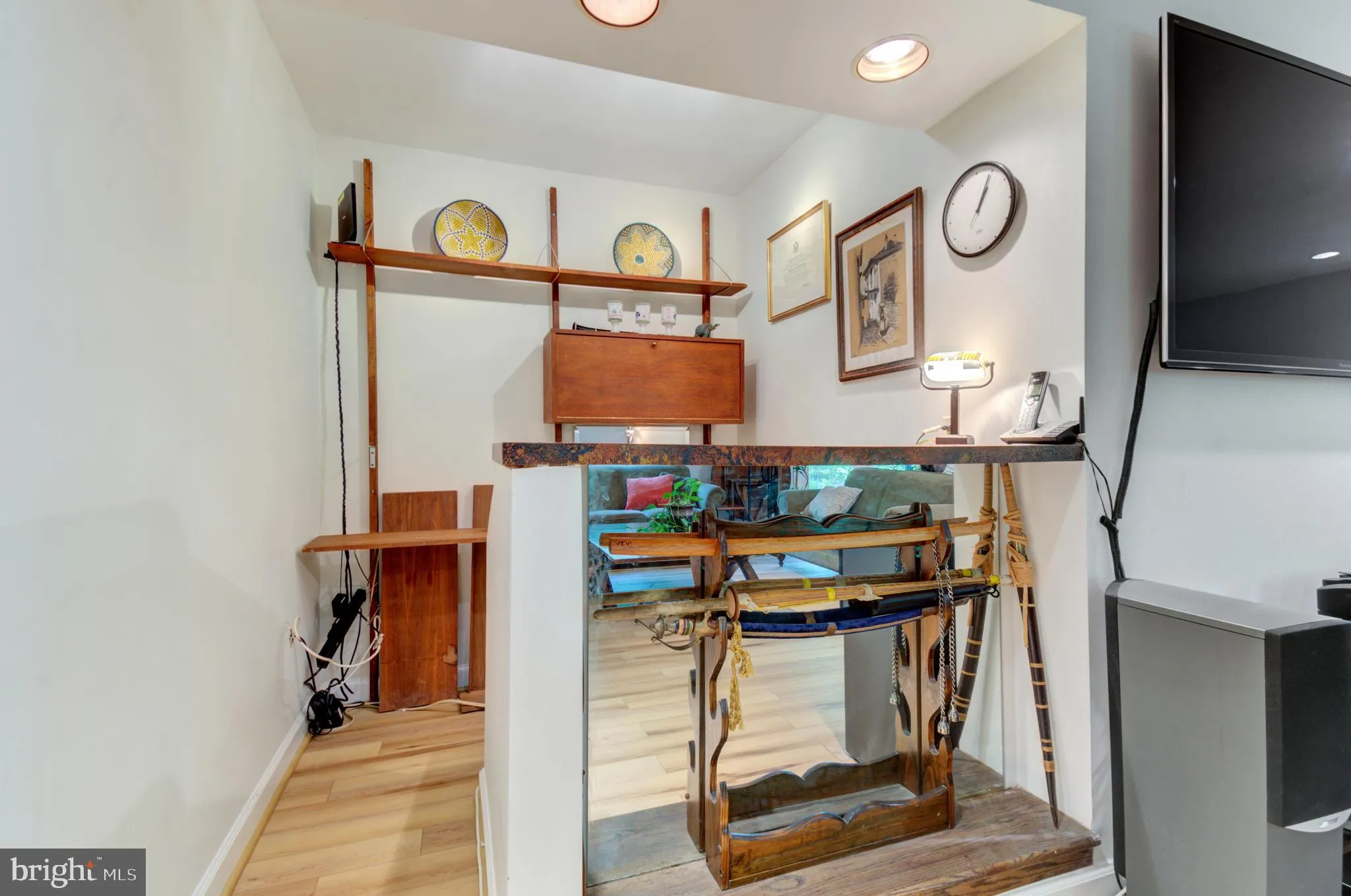 Oakton, Virginia 22124, United States, 4 Bedrooms Bedrooms, ,4 BathroomsBathrooms,Residential,Pending,137651