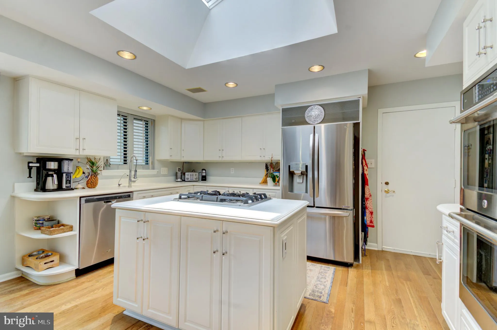 Oakton, Virginia 22124, United States, 4 Bedrooms Bedrooms, ,4 BathroomsBathrooms,Residential,Pending,137651