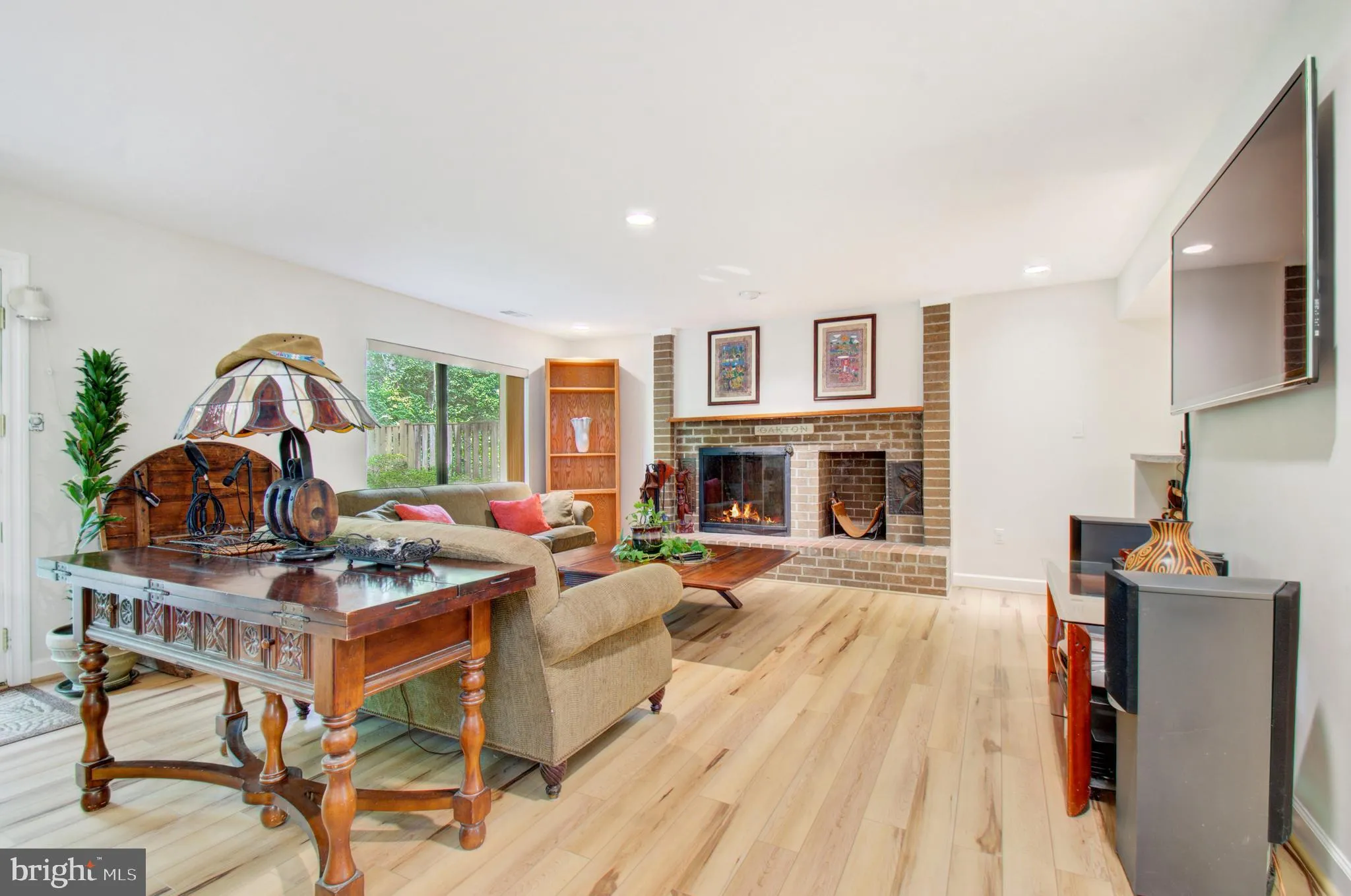 Oakton, Virginia 22124, United States, 4 Bedrooms Bedrooms, ,4 BathroomsBathrooms,Residential,Pending,137651