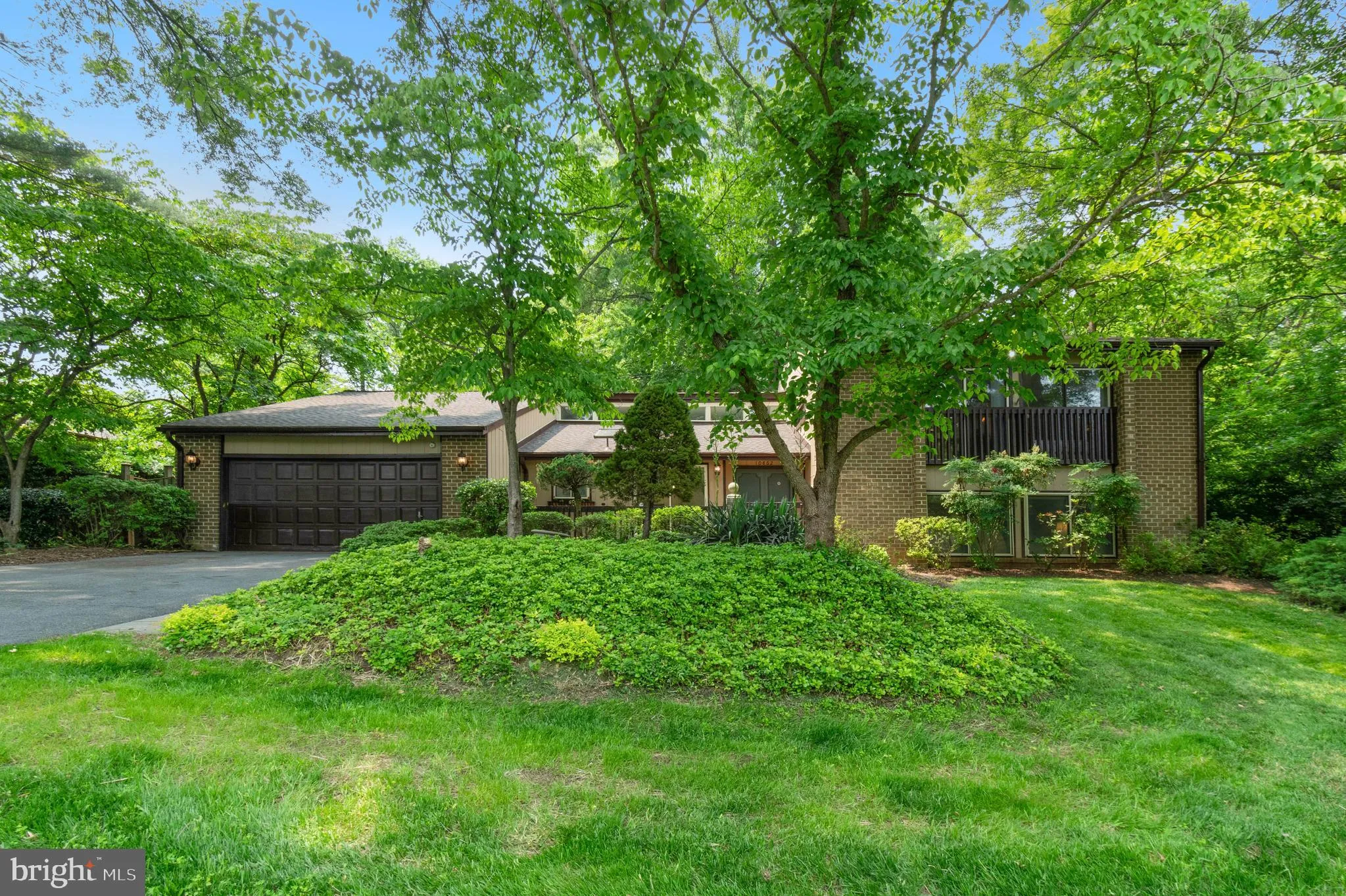 Oakton, Virginia 22124, United States, 4 Bedrooms Bedrooms, ,4 BathroomsBathrooms,Residential,Pending,137651