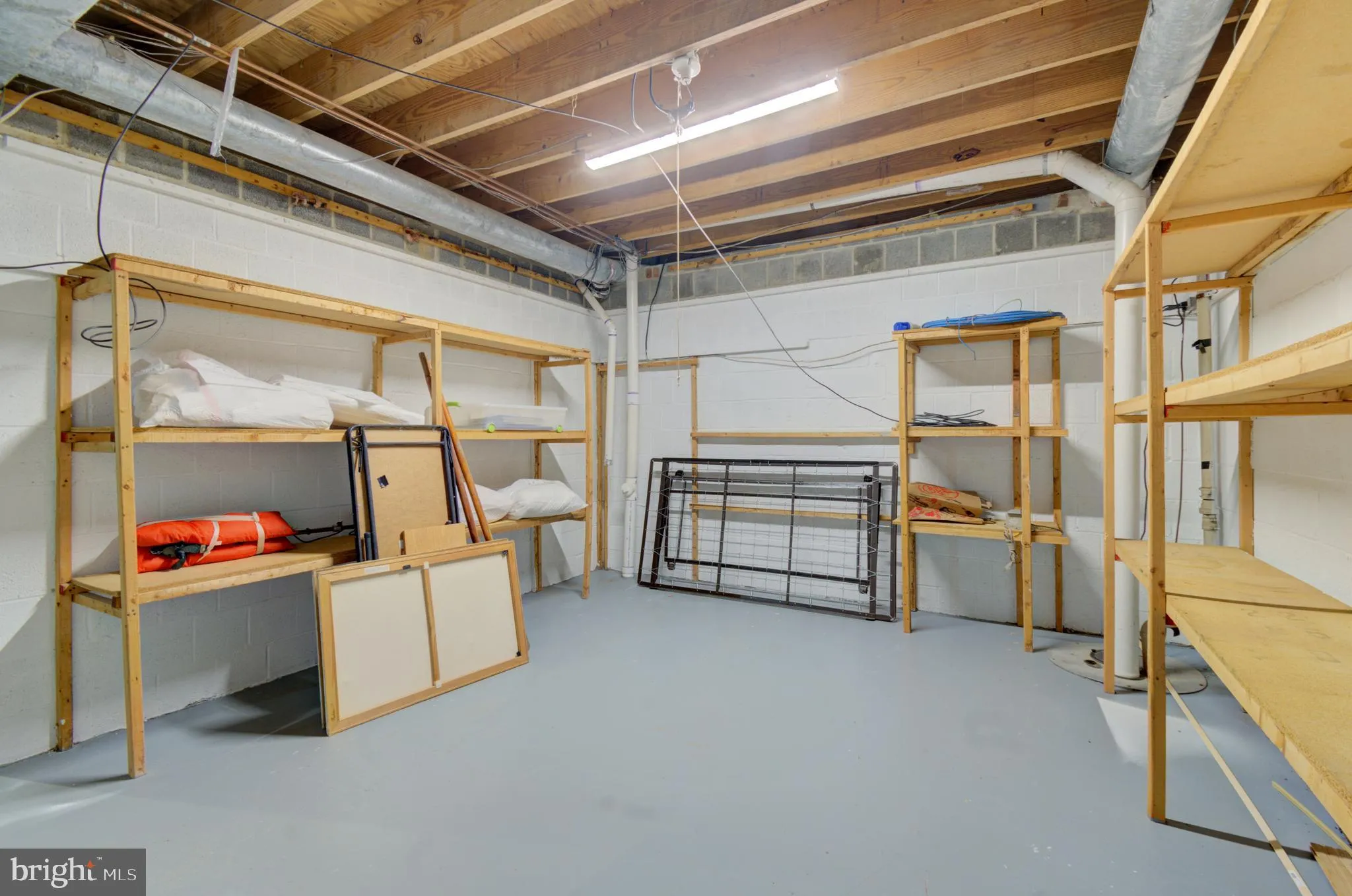 Oakton, Virginia 22124, United States, 4 Bedrooms Bedrooms, ,4 BathroomsBathrooms,Residential,Pending,137651